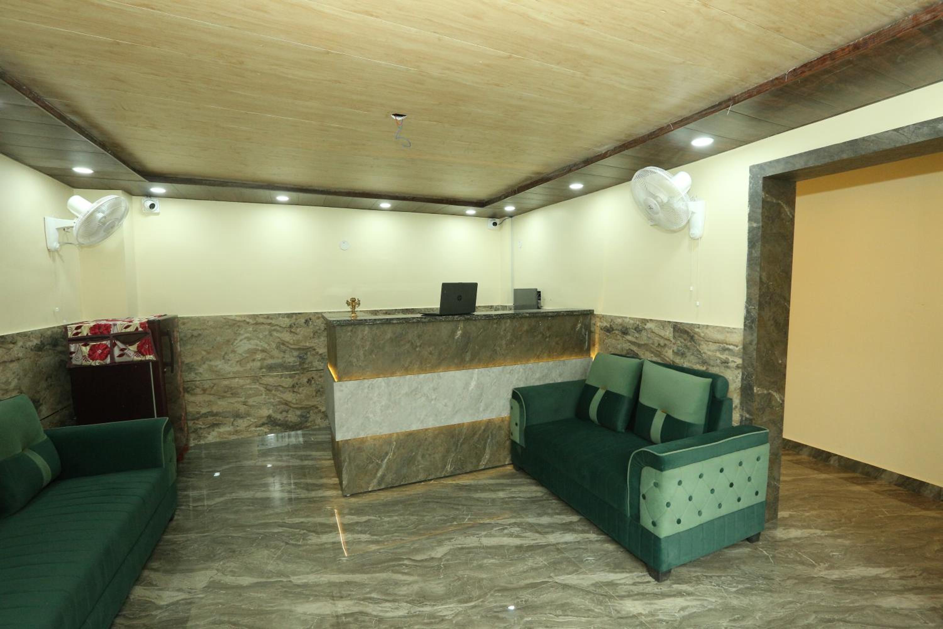 Hotel Leo Inn