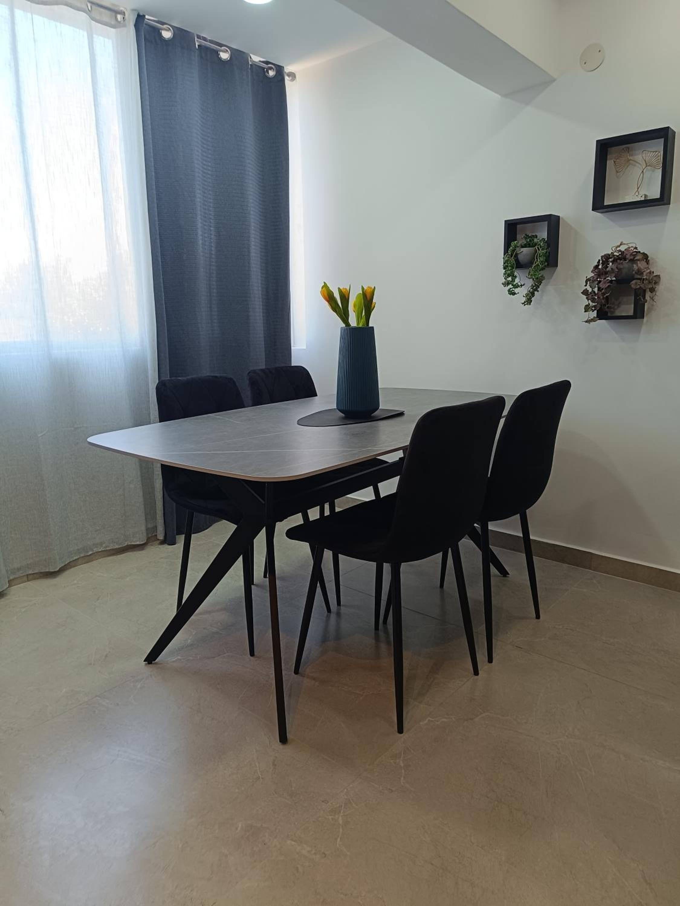 marom apartment