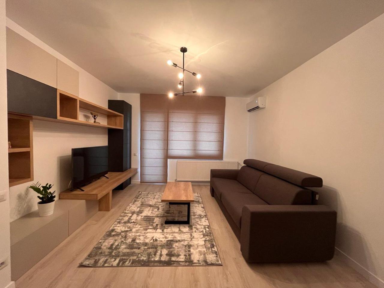 The Butterfly Suite, Near Arenele Romane & Constitution Square