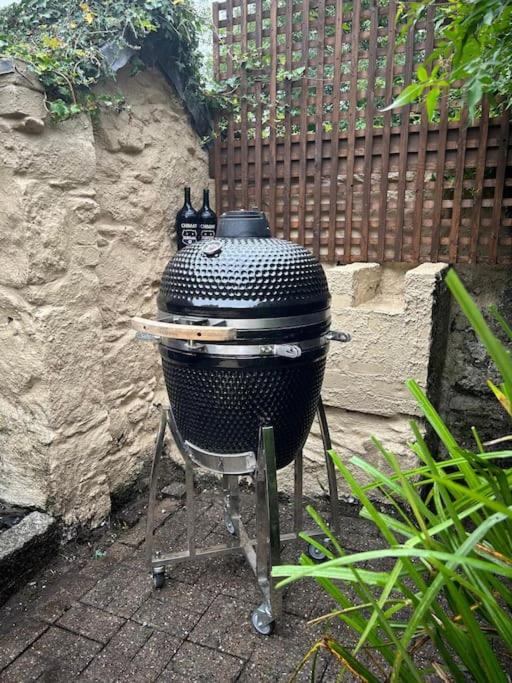 Stylish 3 bed Townhouse With Wood Fired Hot Tub view 4