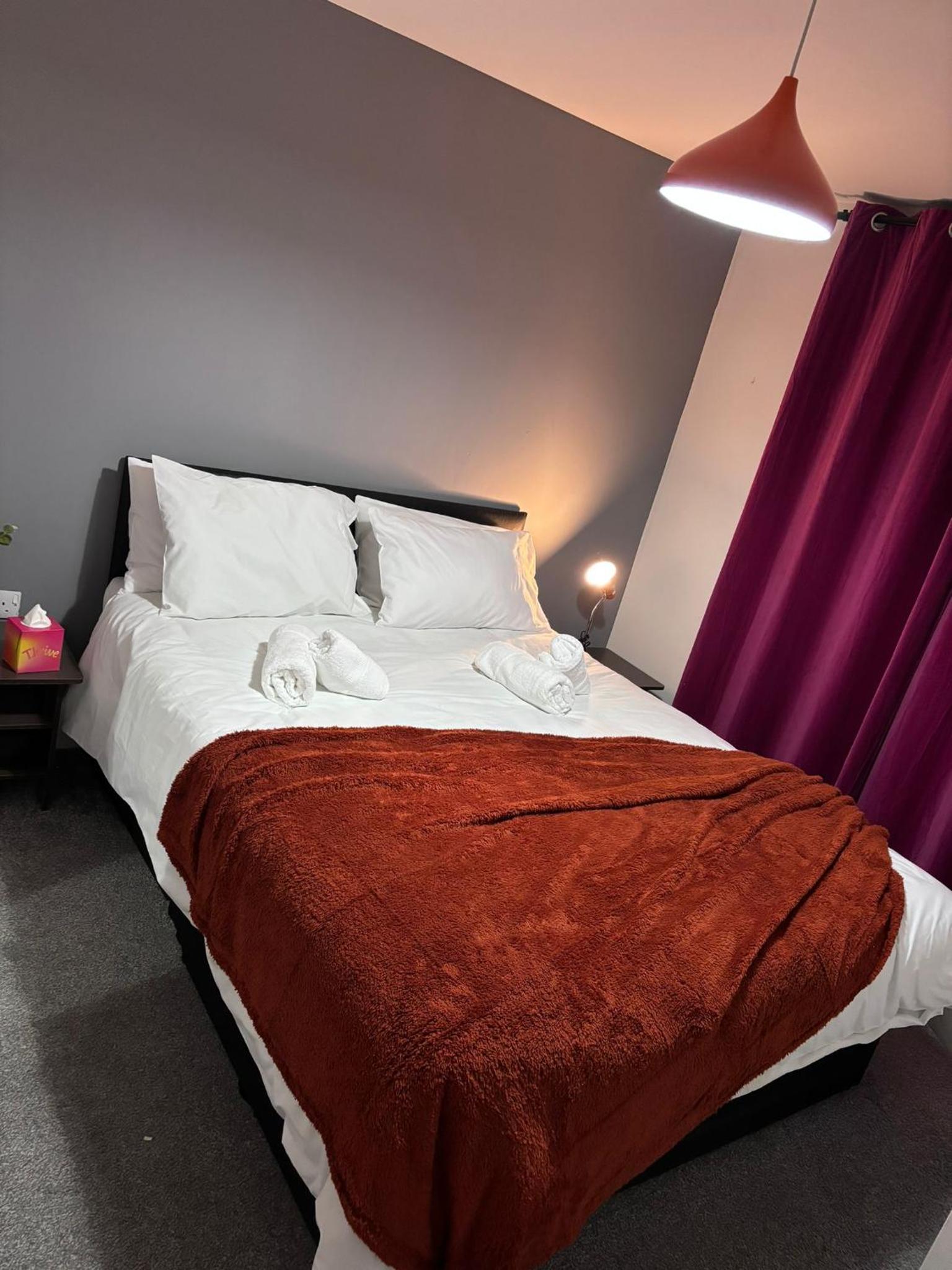 Radiant Homes Central Glasgow 2 Bedrooms 2 Bathrooms Free Parking view 5