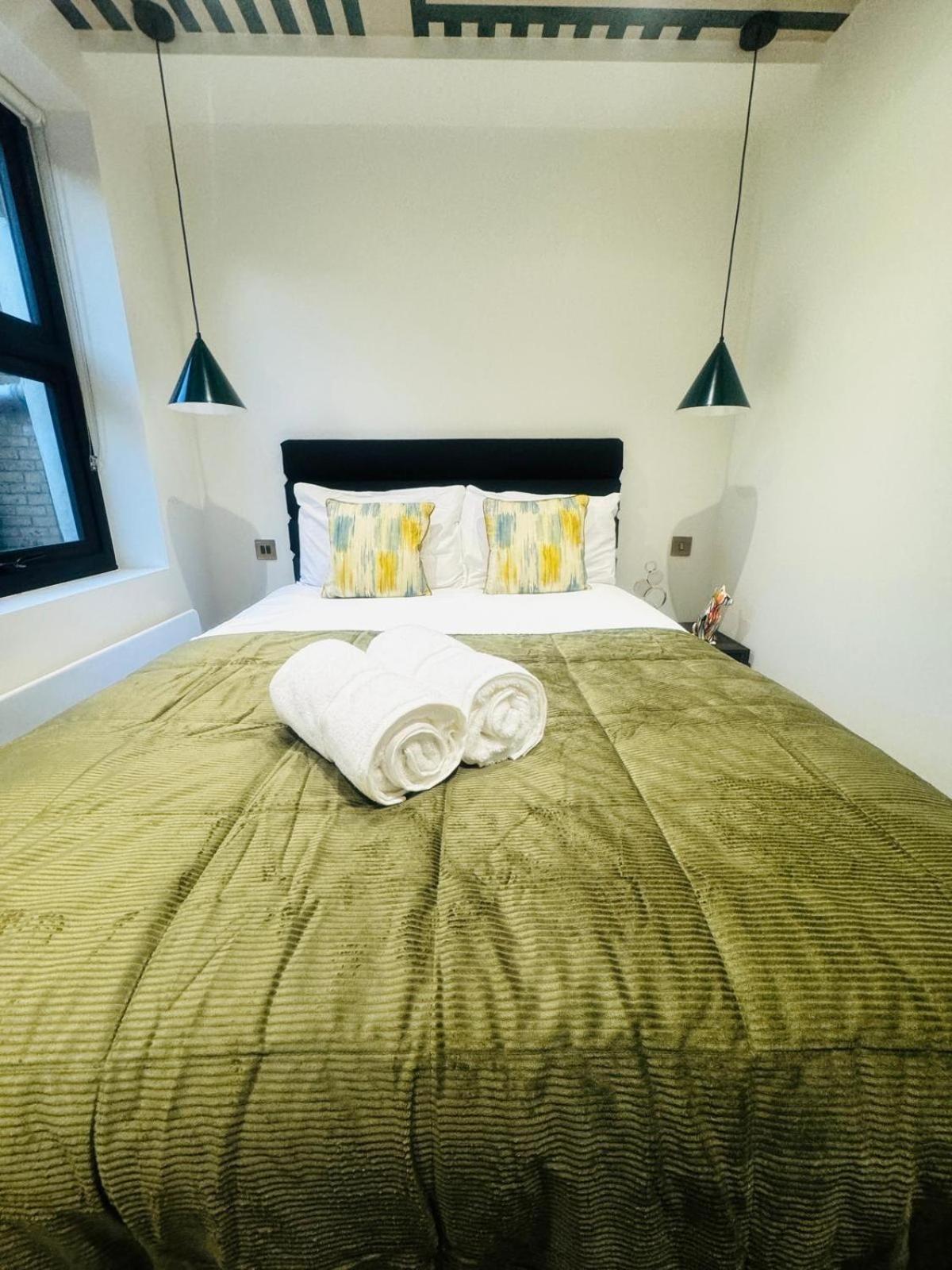 Luxury Central London flats, best location in town — bedroom