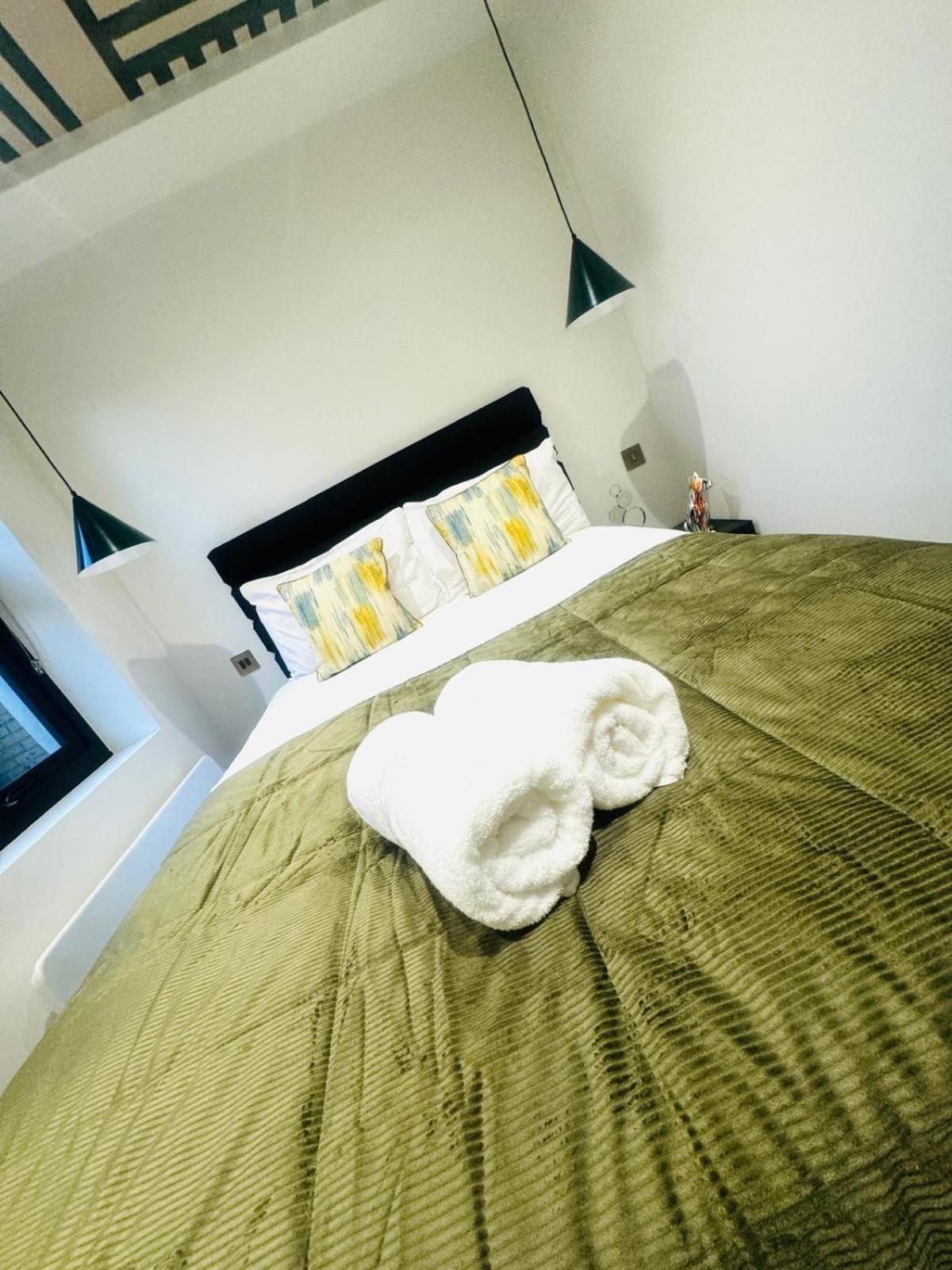 Luxury Central London flats, best location in town — bedroom