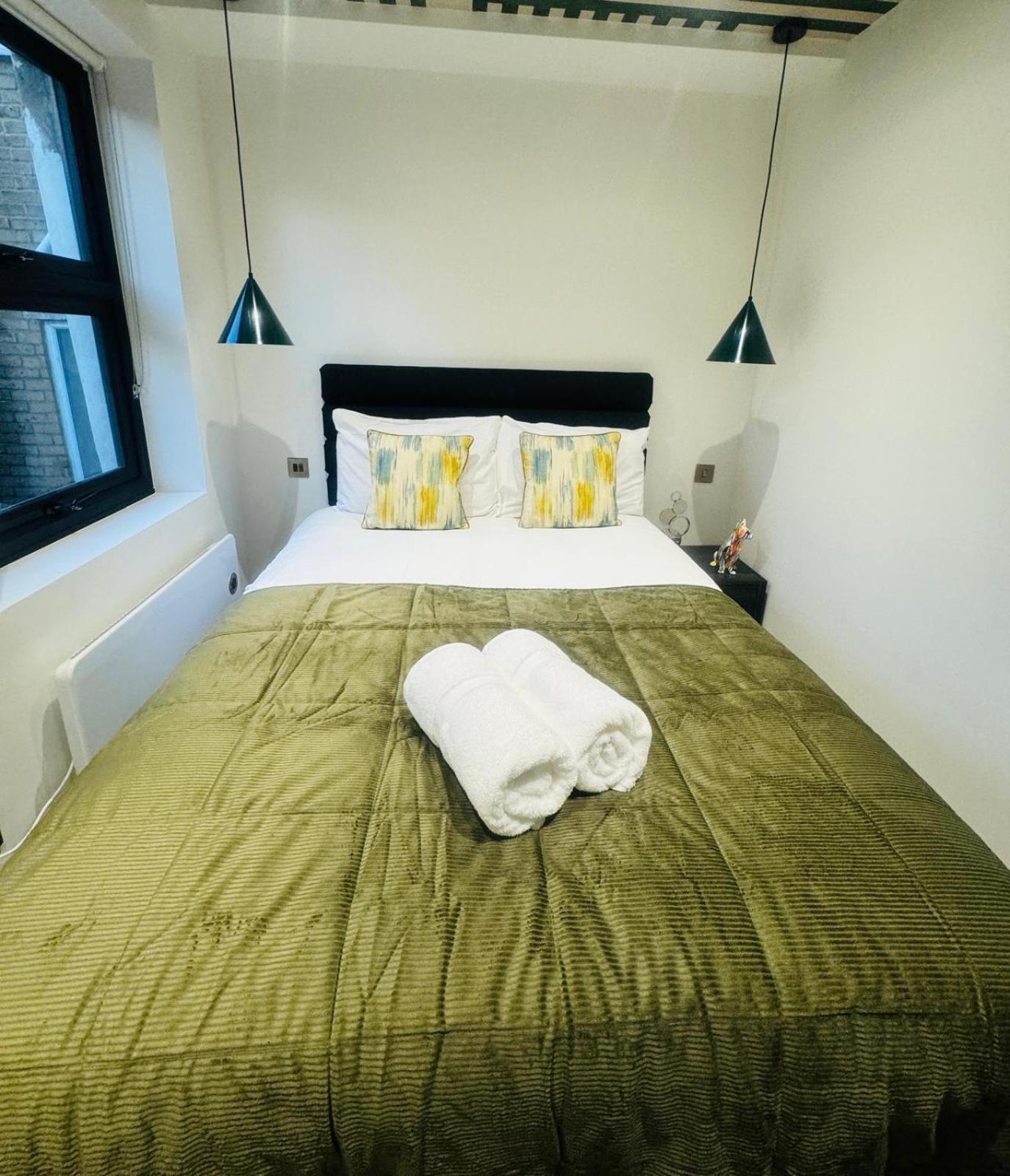 Luxury Central London flats, best location in town — bedroom