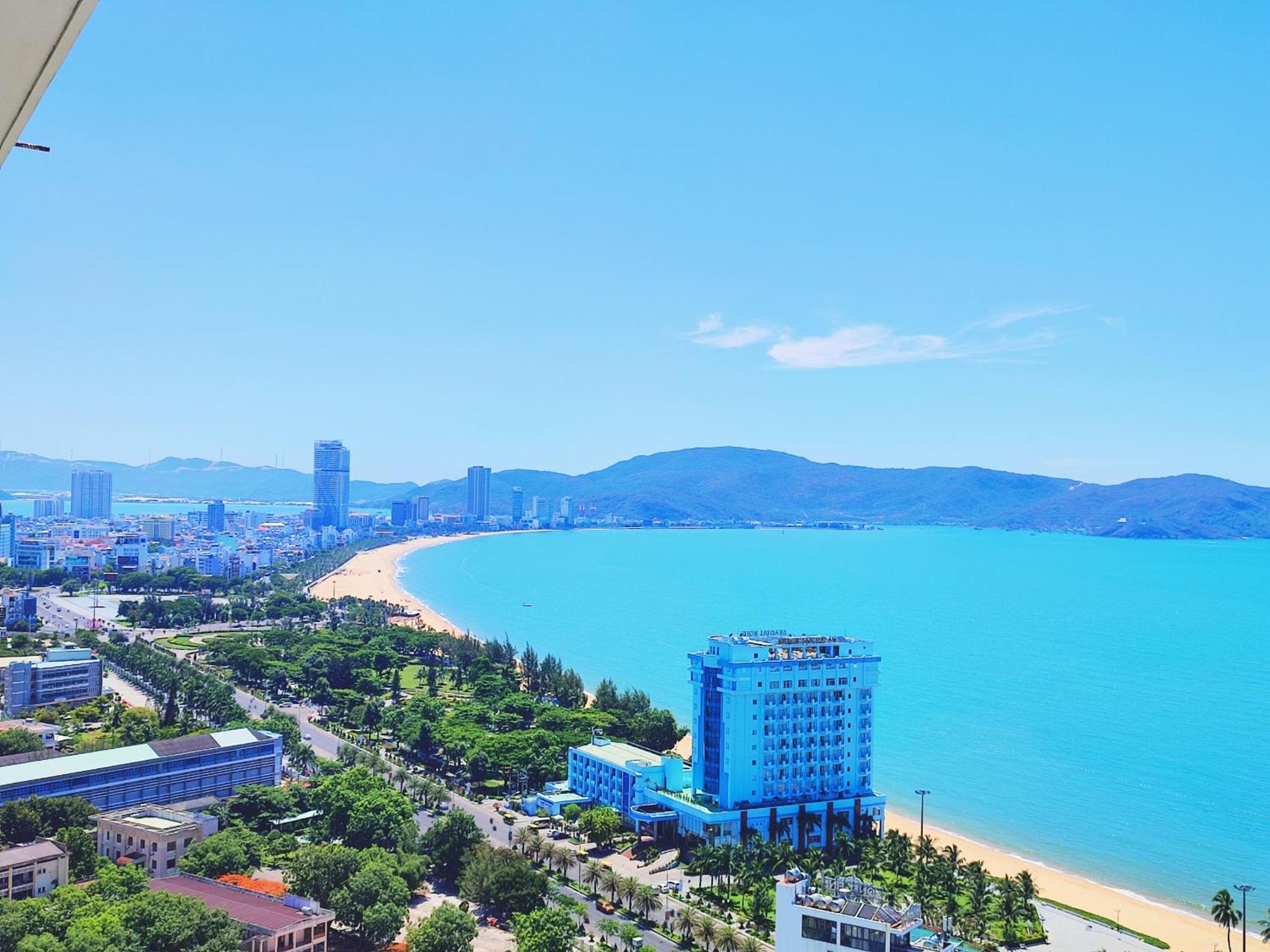 FLC SEA TOWER QUY NHƠN Nhiều hạng phòng cho cặp đôi, gia đình, bạn bè, bồn tắm, hồ bơi có phí view 5
