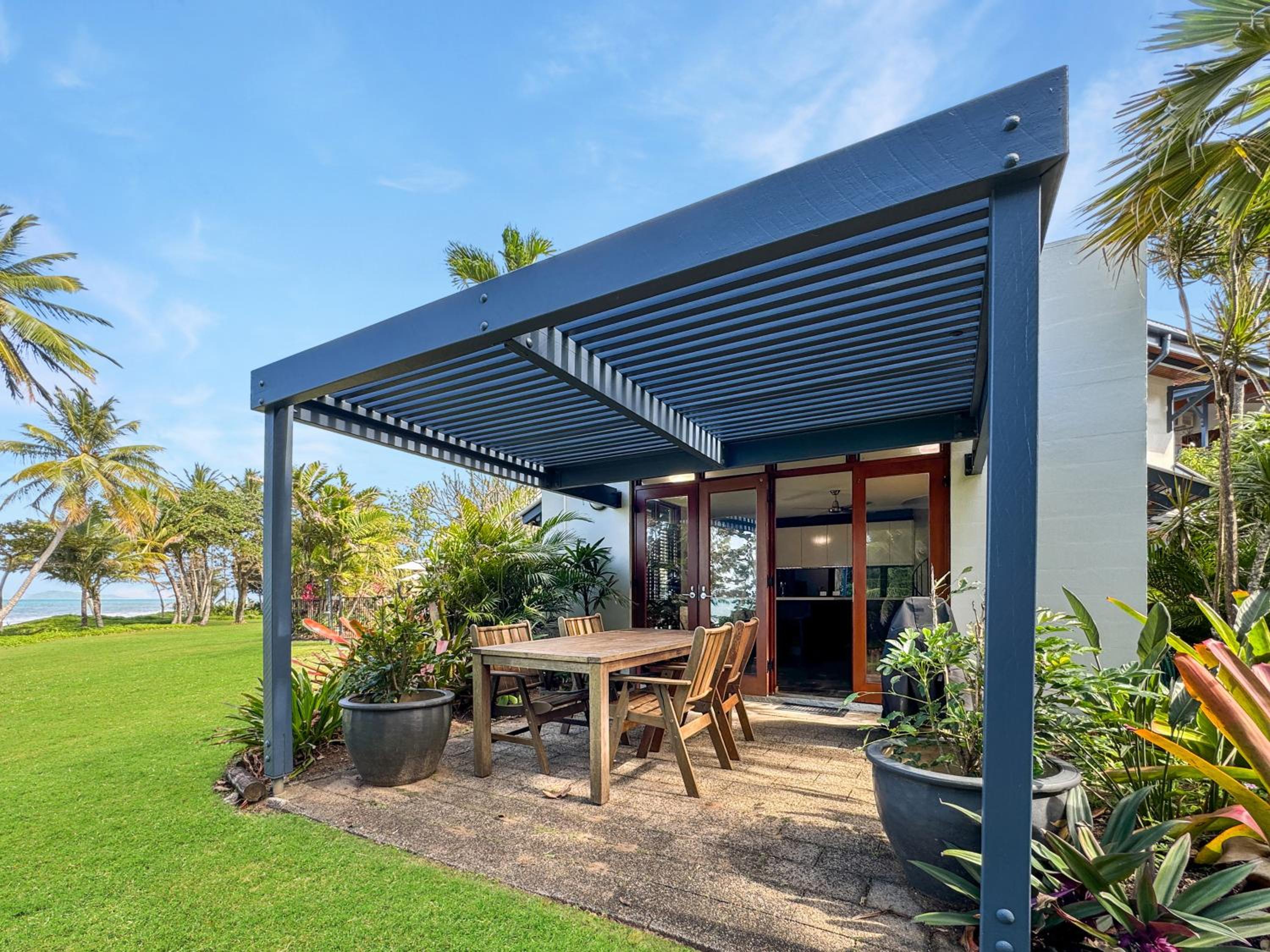 Wongalinga Beachfront Apartments