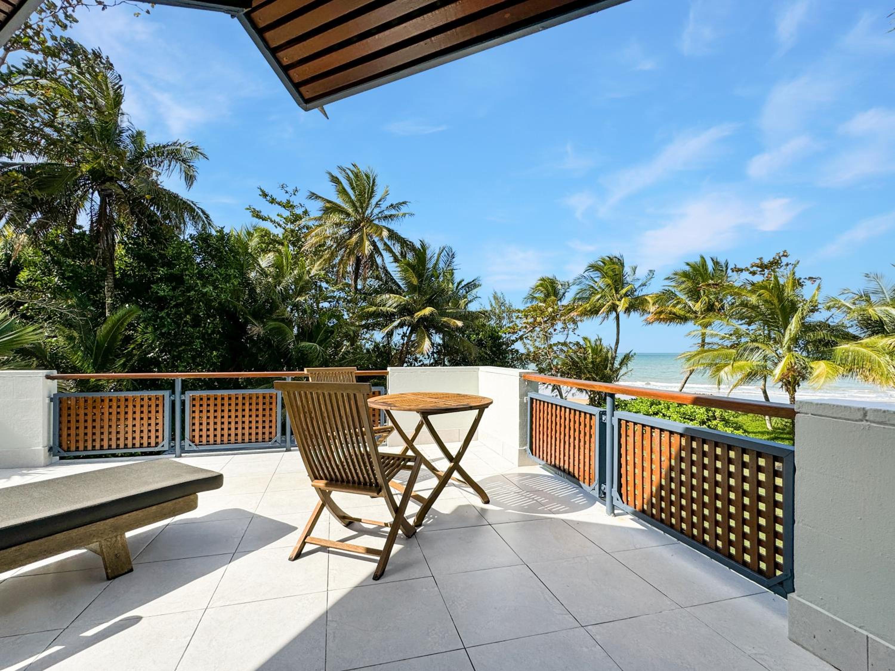 Wongalinga Beachfront Apartments