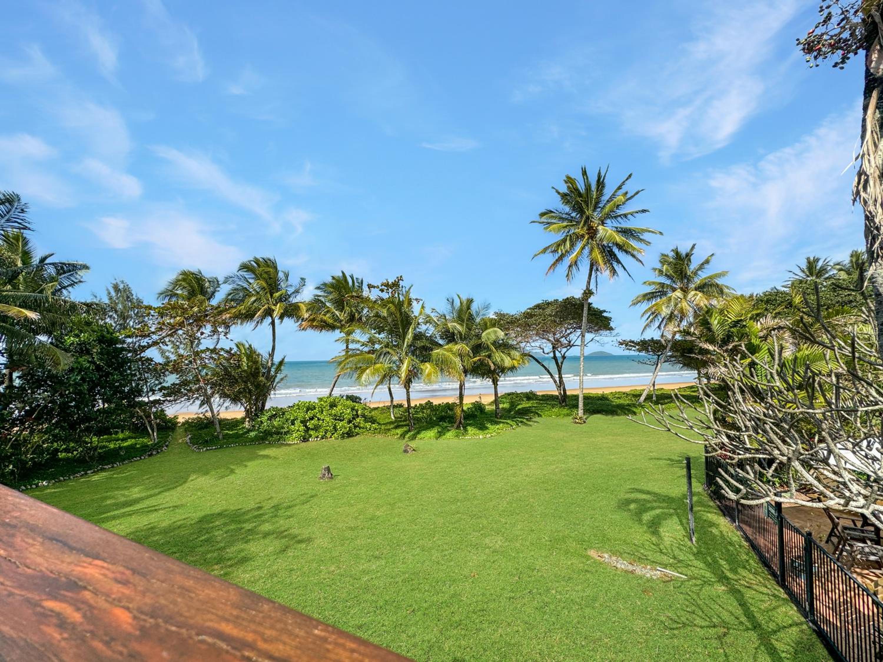 Wongalinga Beachfront Apartments