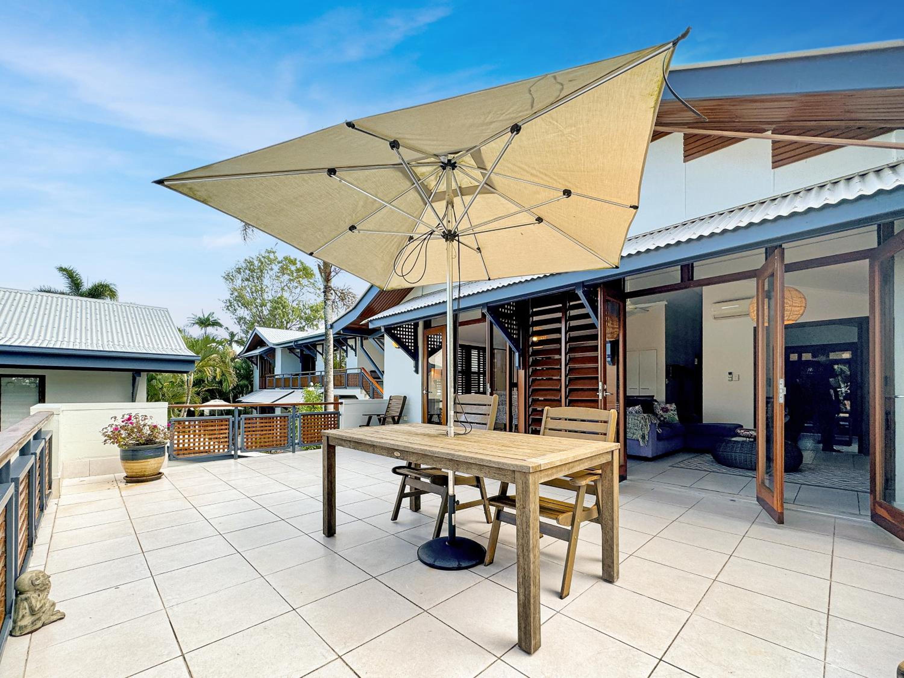 Wongalinga Beachfront Apartments