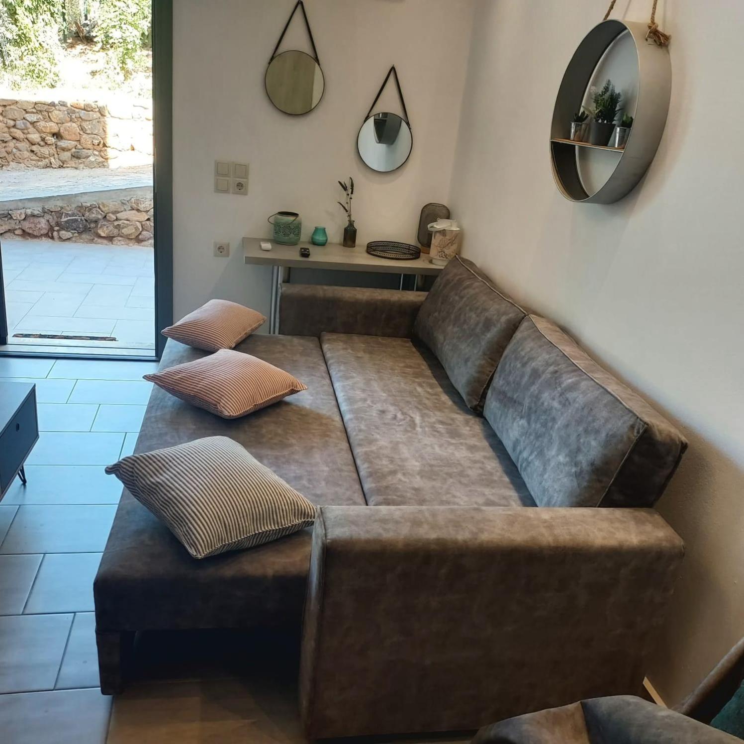 Malena Apartment by 8essentially