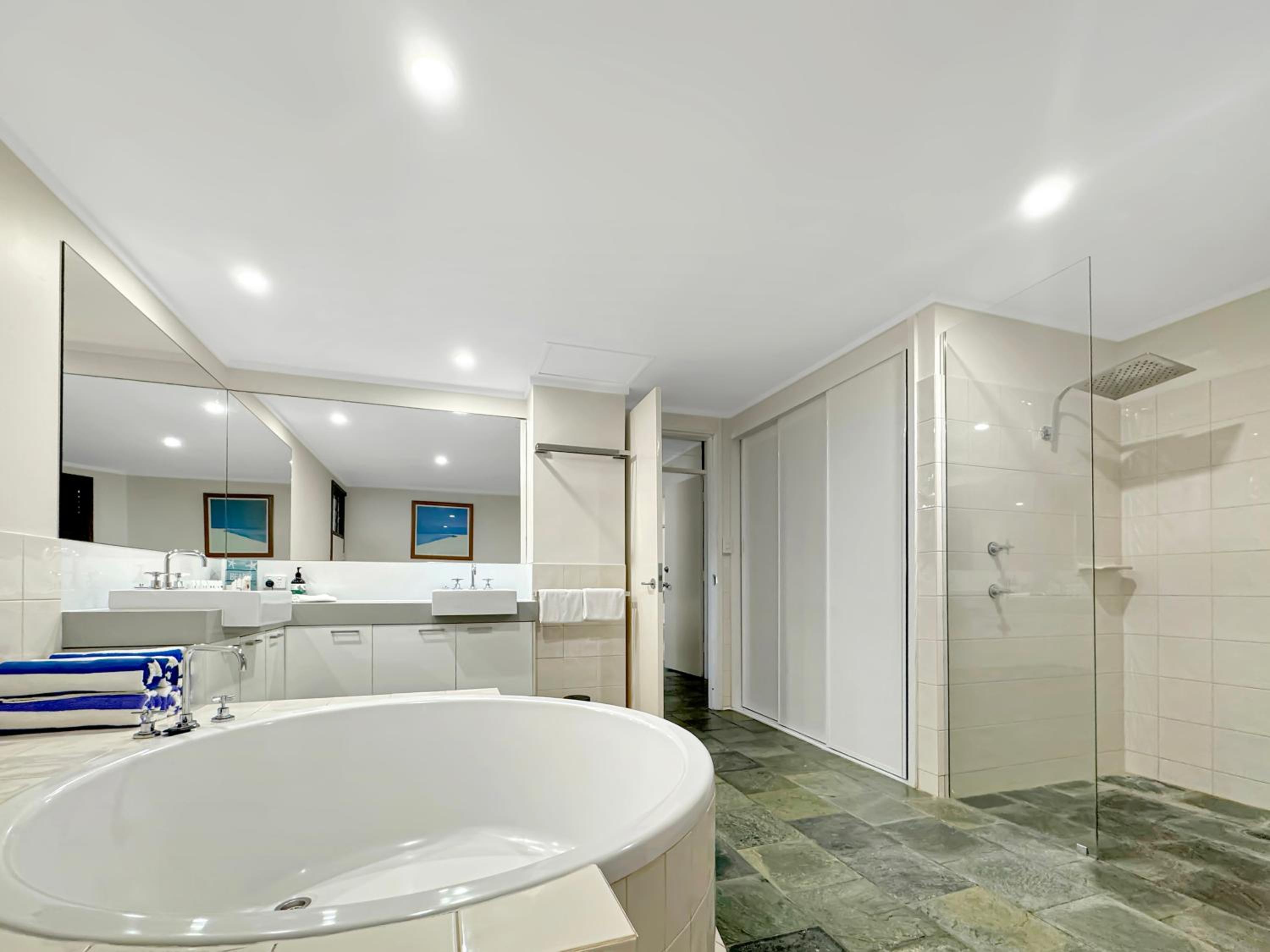 Wongalinga Beachfront Apartments