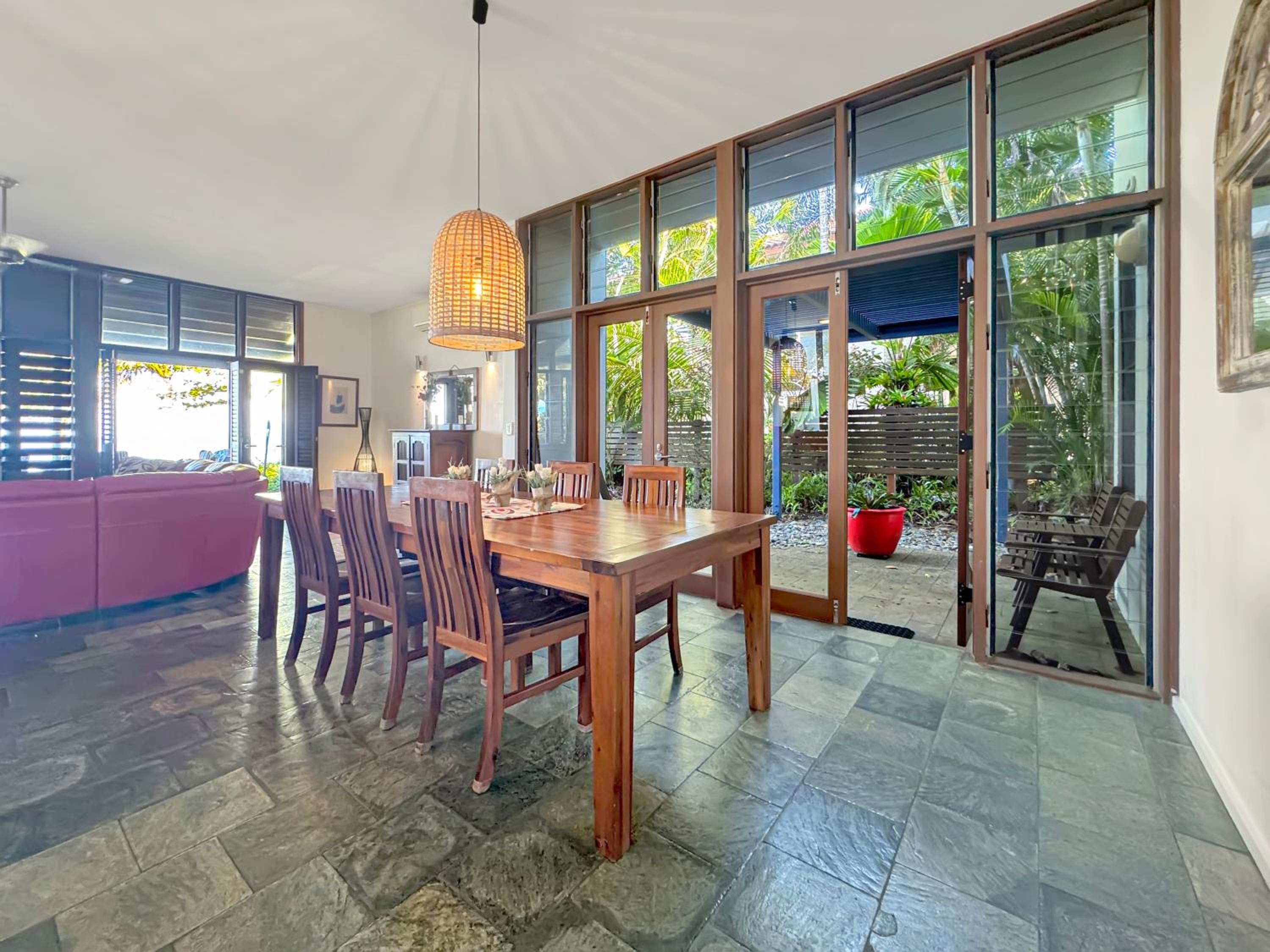 Wongalinga Beachfront Apartments