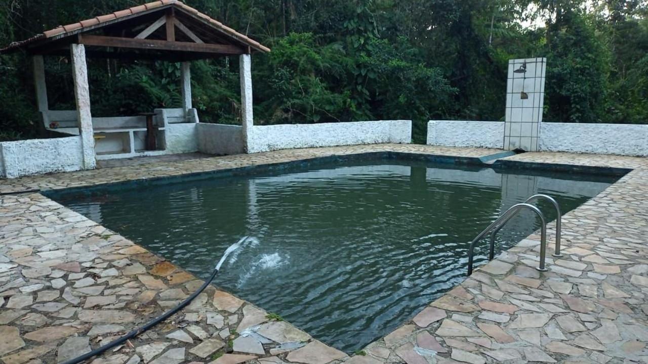 Mansão Casa da Pedra na Serrinha do Alambary