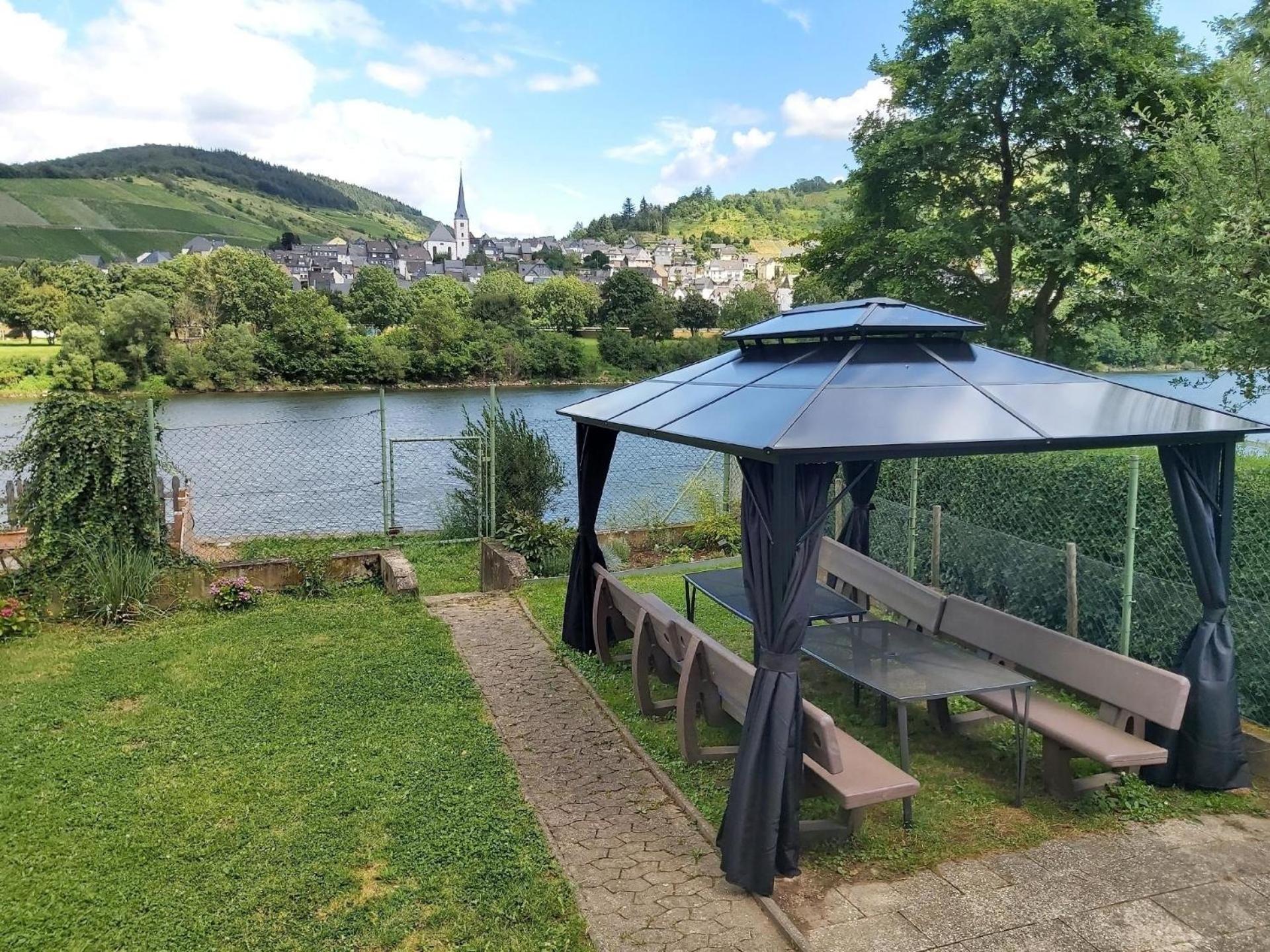 Ferienhaus in Kövenig mit Garten und Grill