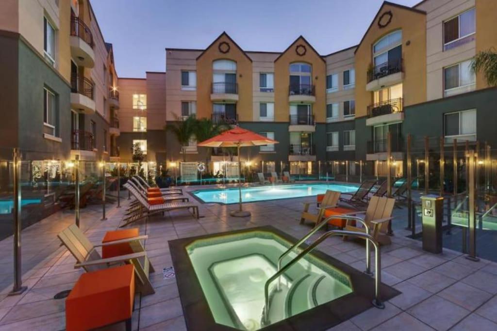 Hotel Lafortezza By Devecchio Stay 2bd 2ba Pool And Gym