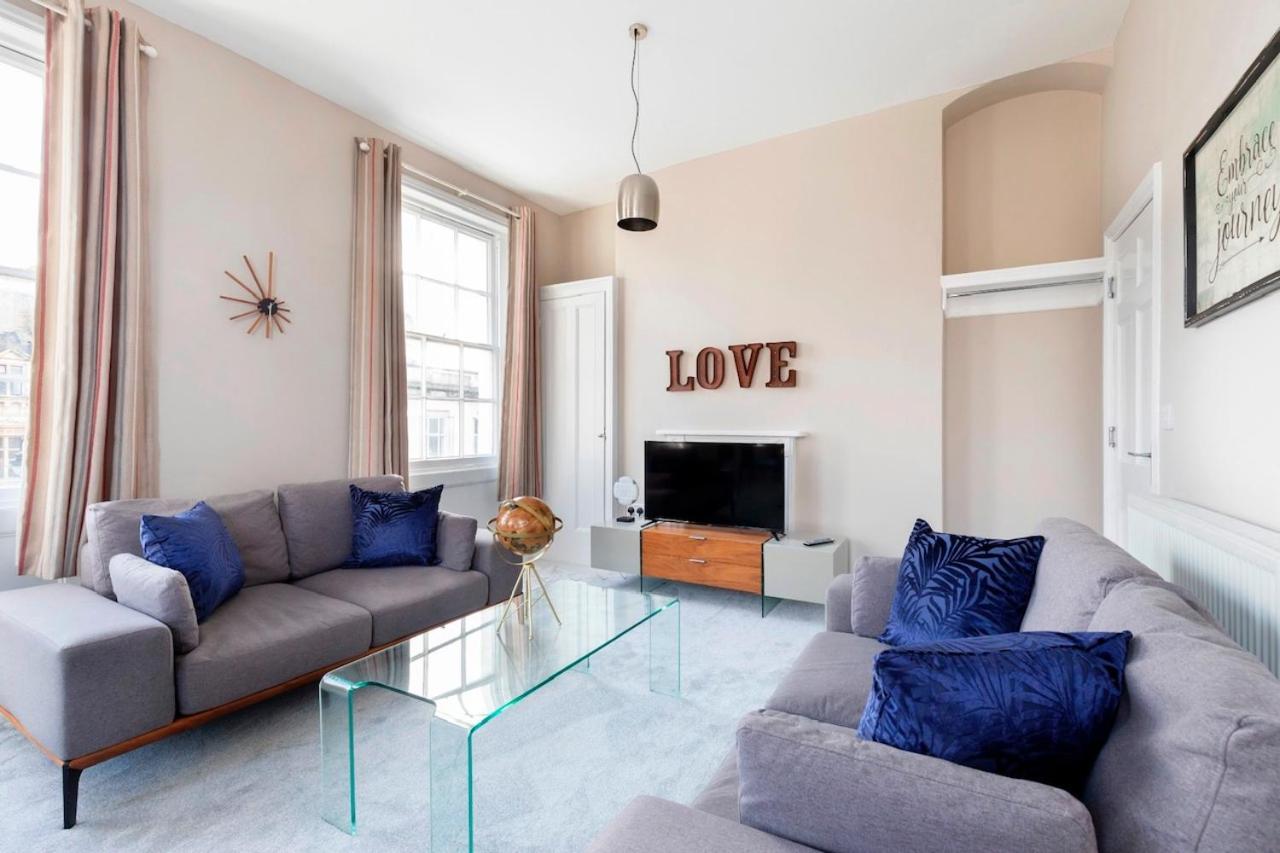 Two Bedroom Duplex Town Centre Serviced Apartment view 4