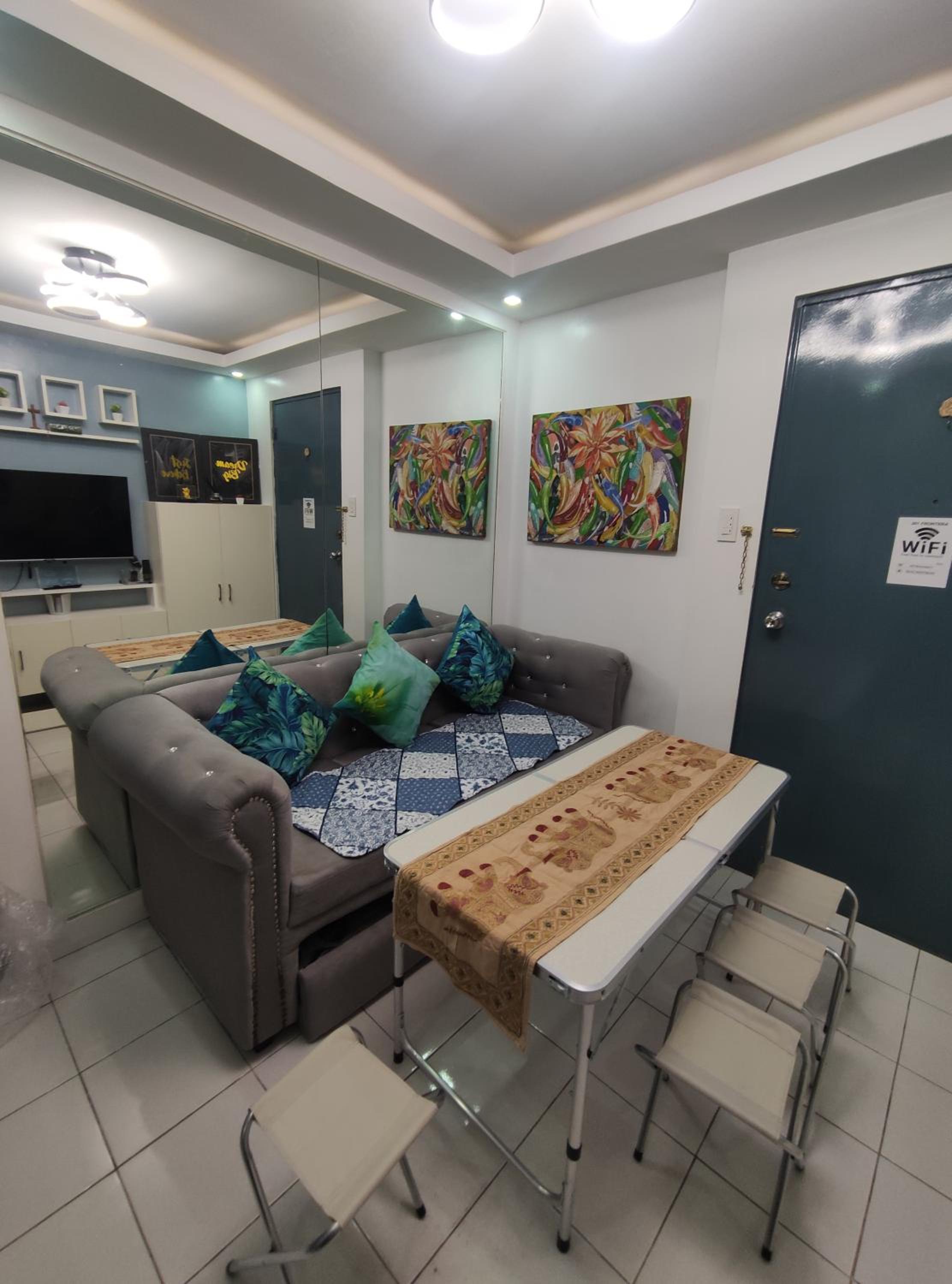 Las Palmas 202 Near Enchanted Kingdom - Valdez Villa view 4