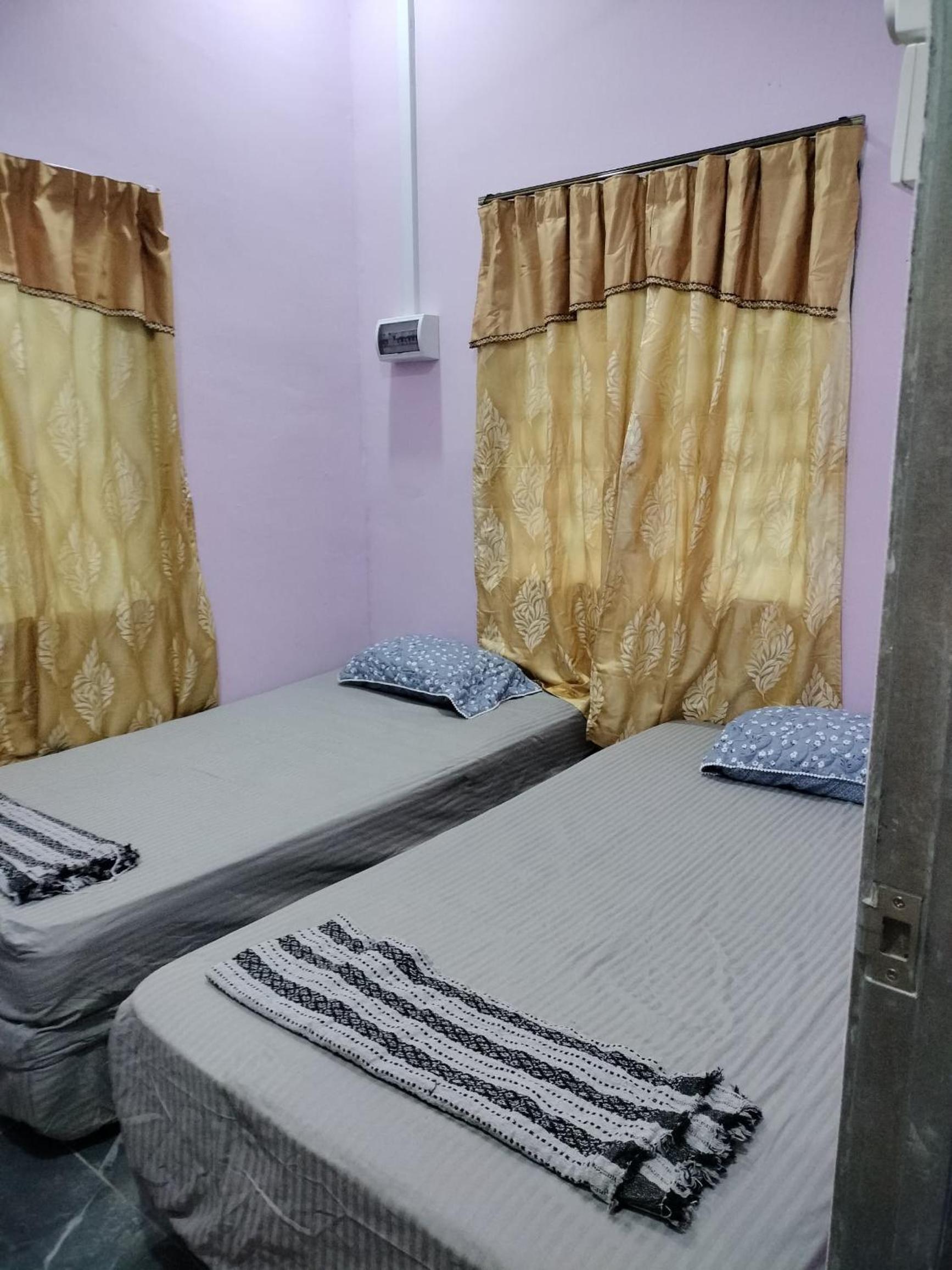 Homestay Razali Village Style