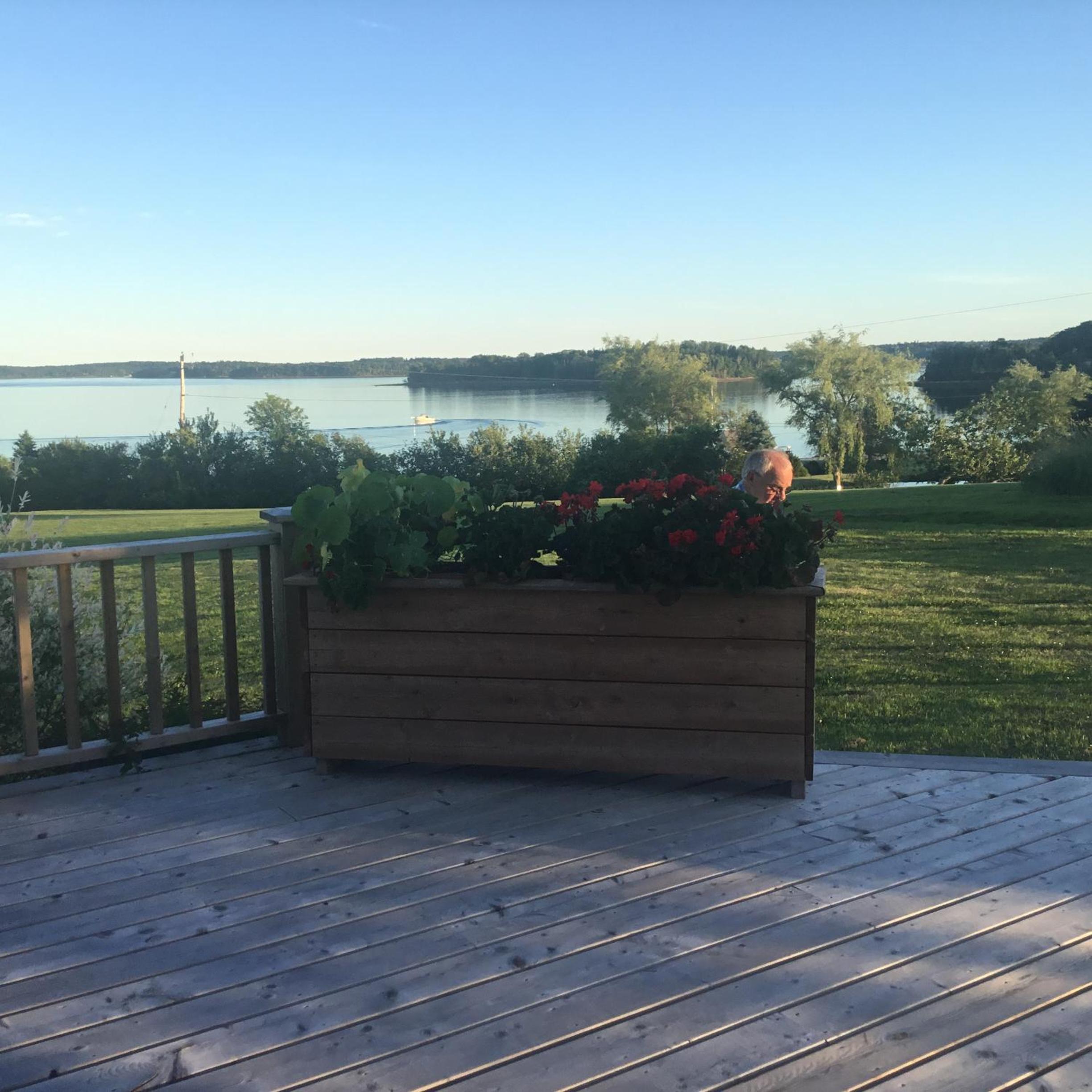 Bayview Pines Country Inn B&B