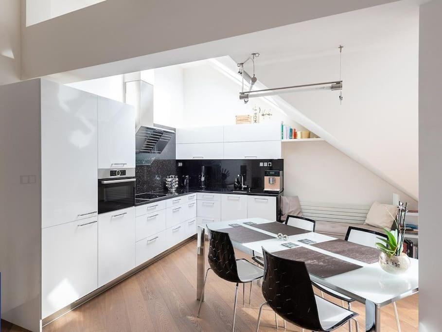 Luxury apartment with terrace and garage