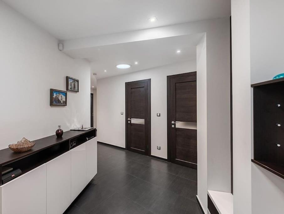 Luxury apartment with terrace and garage