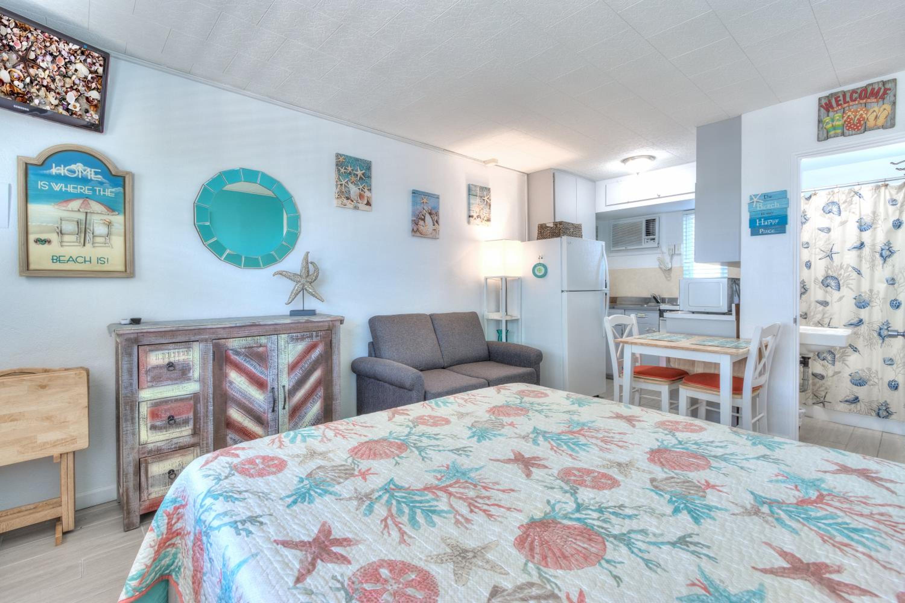 Tropic Terrace Suite #56 - Beachfront Resort view 4