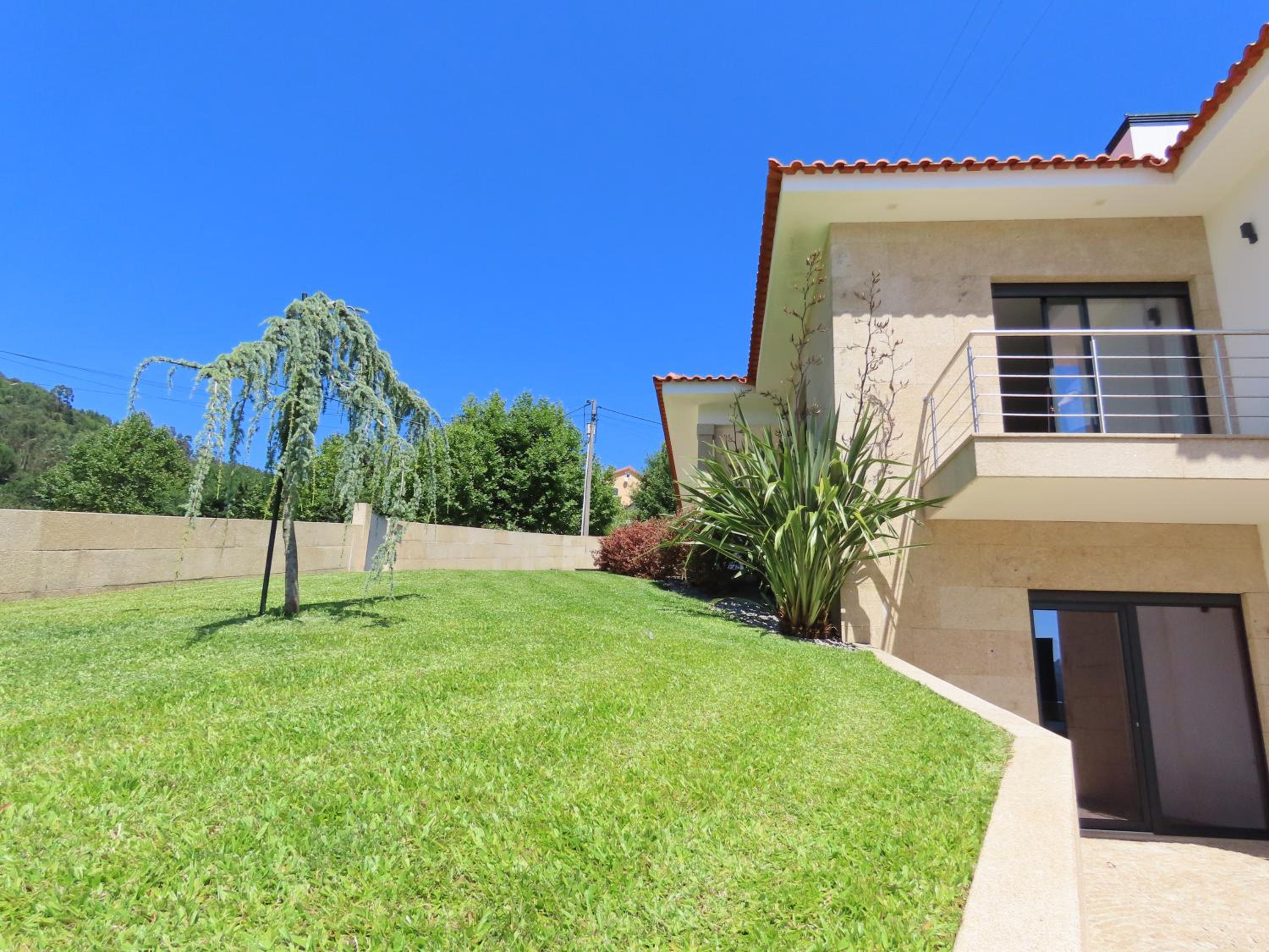 Basto Village House - Eco Smart Luxury Villa view 3