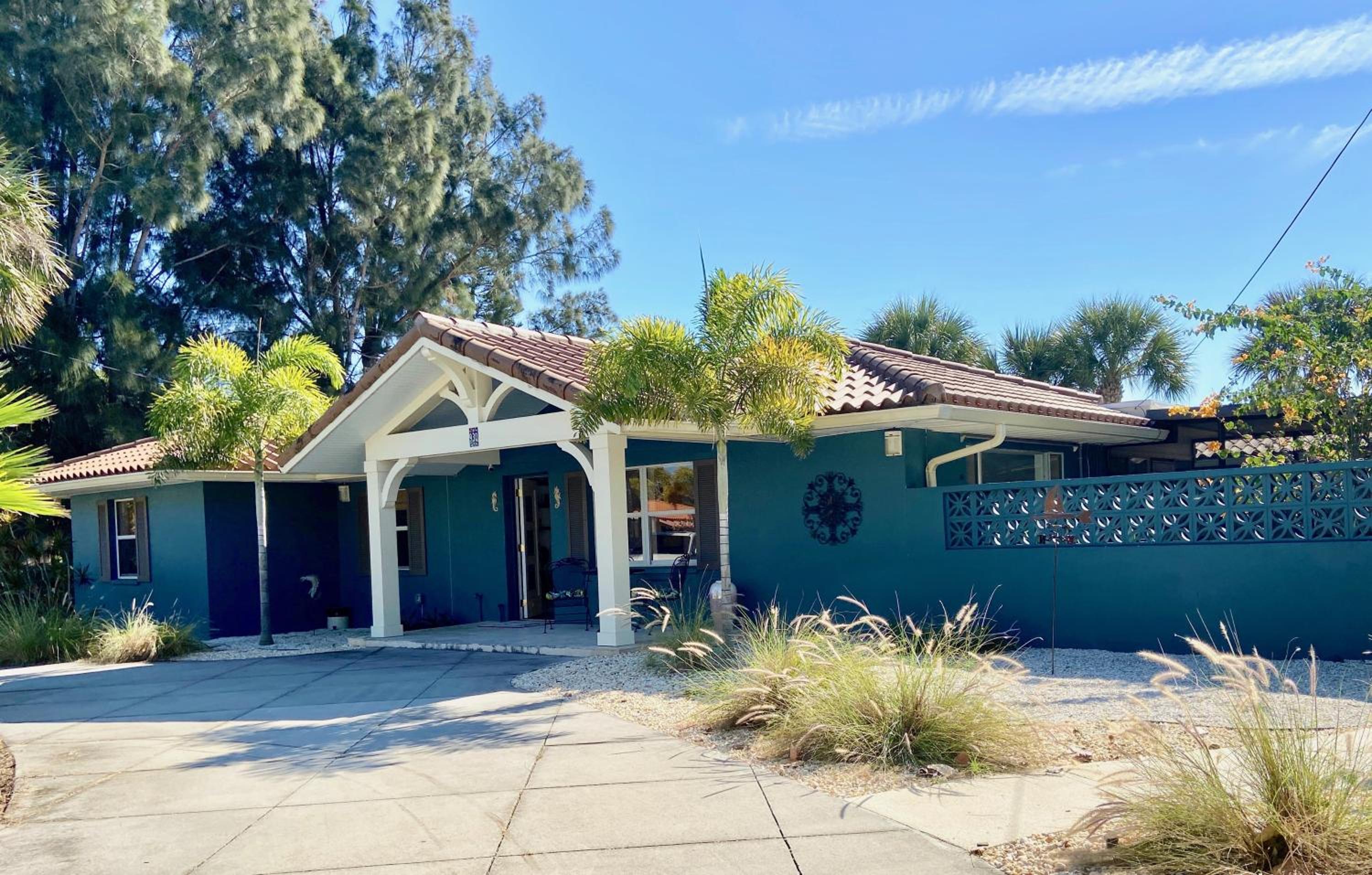 Seagrass Escape - Monthly Beach Rental - Image 1