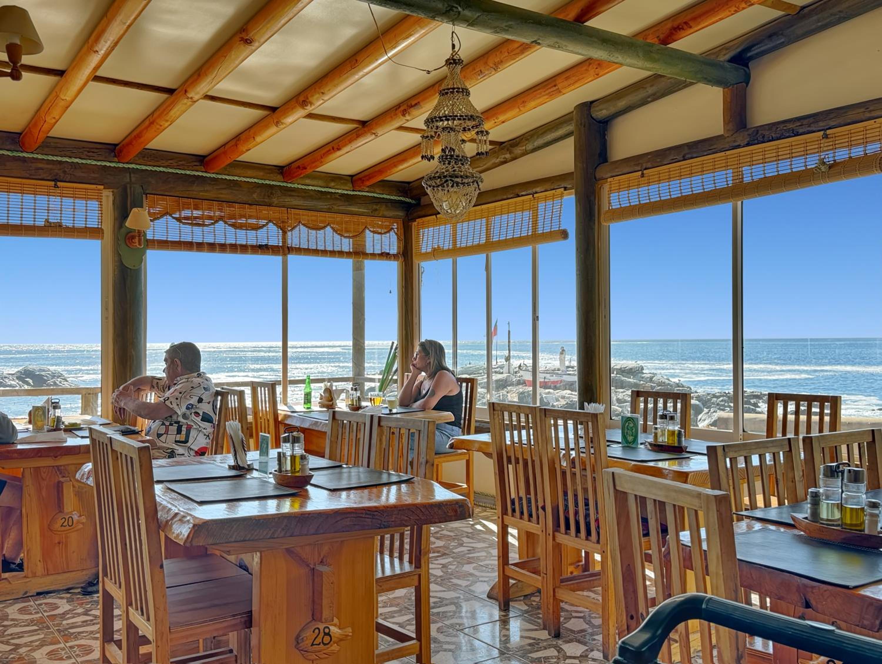 Depto Frente al Mar con Piscinas, Quincho, Jacuzzi y Sauna