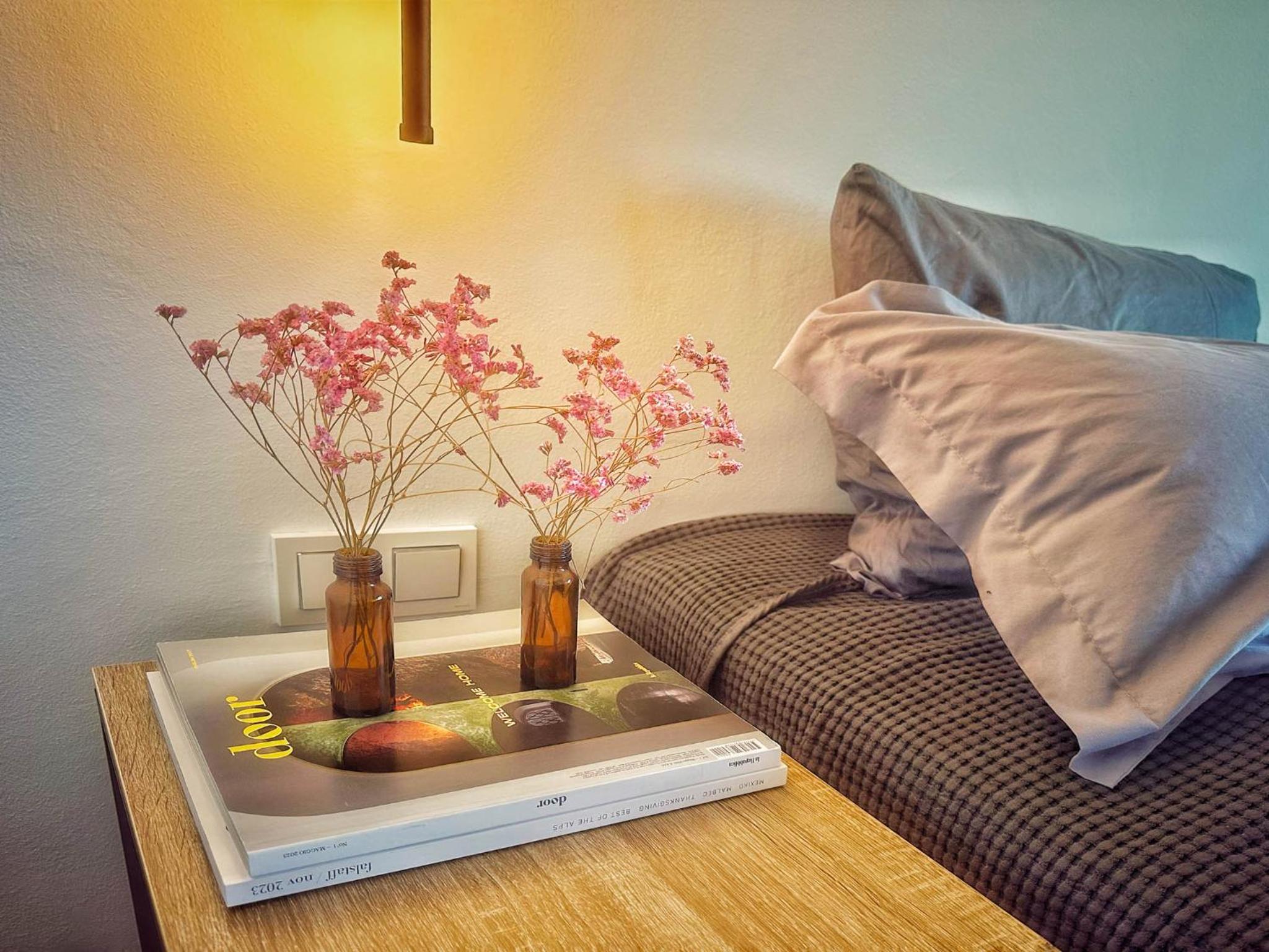 2 Bed Villa - Sleeps 4 - Hot Tub - Parking