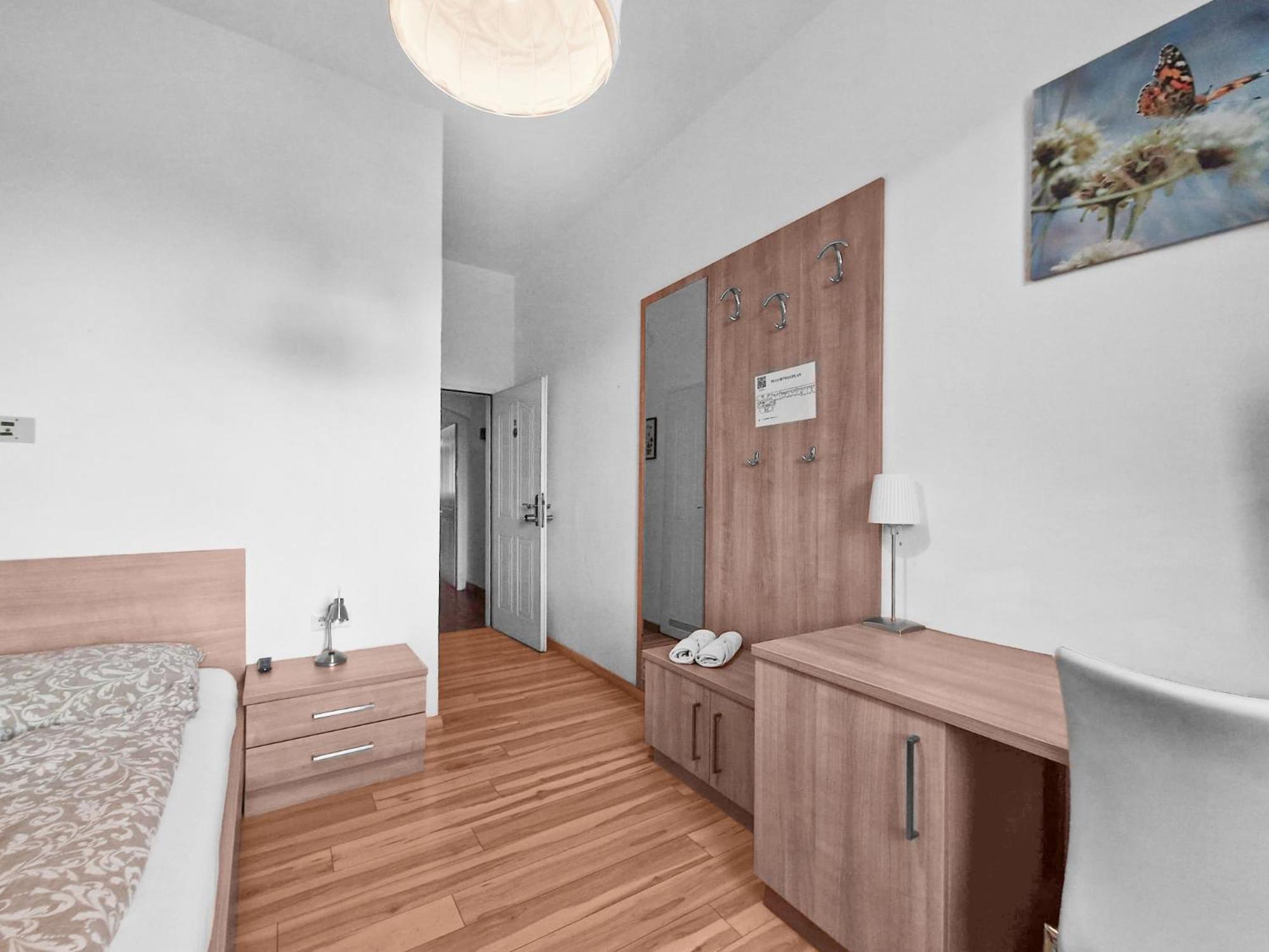 Josef Wolfik strasse 10 Apartment