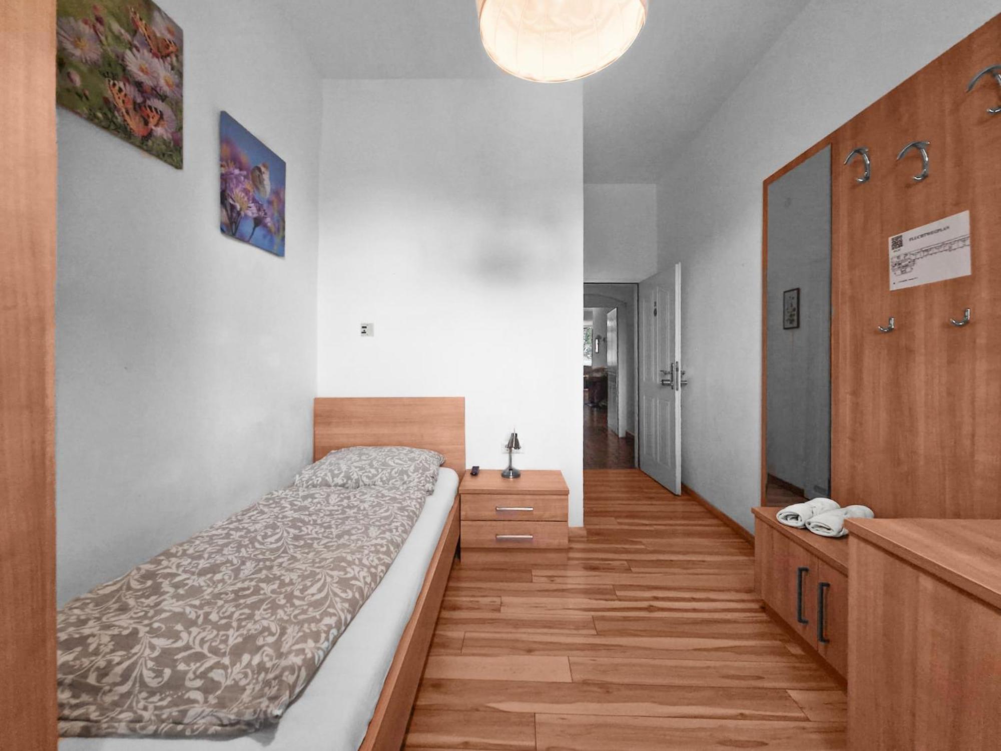 Josef Wolfik strasse 10 Apartment