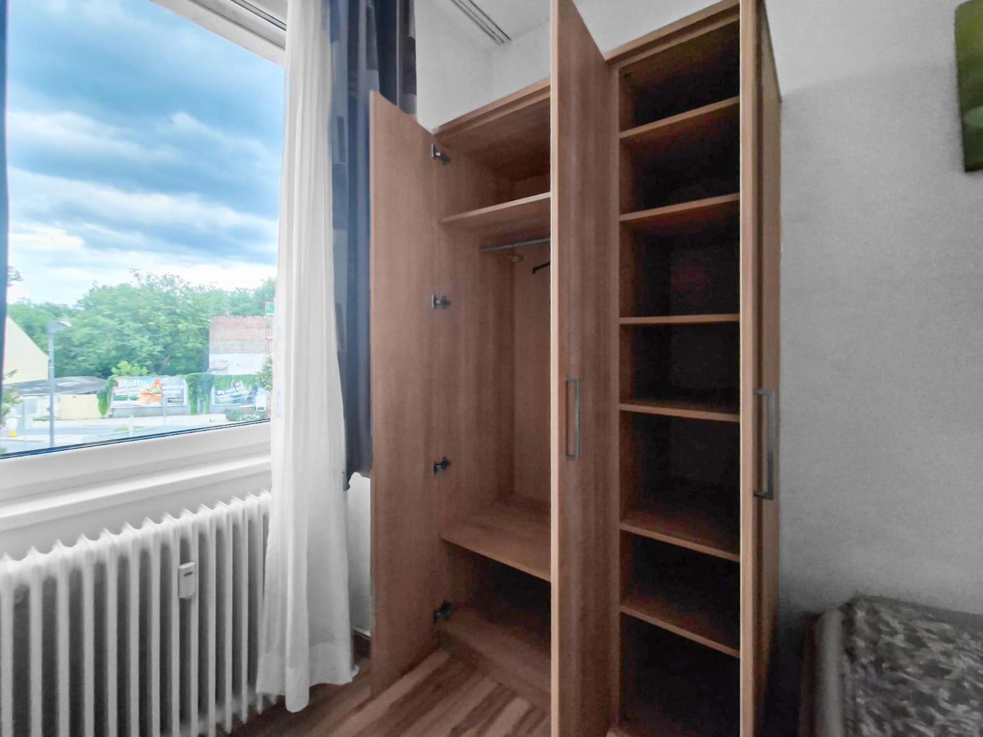 Josef Wolfik strasse 10 Apartment