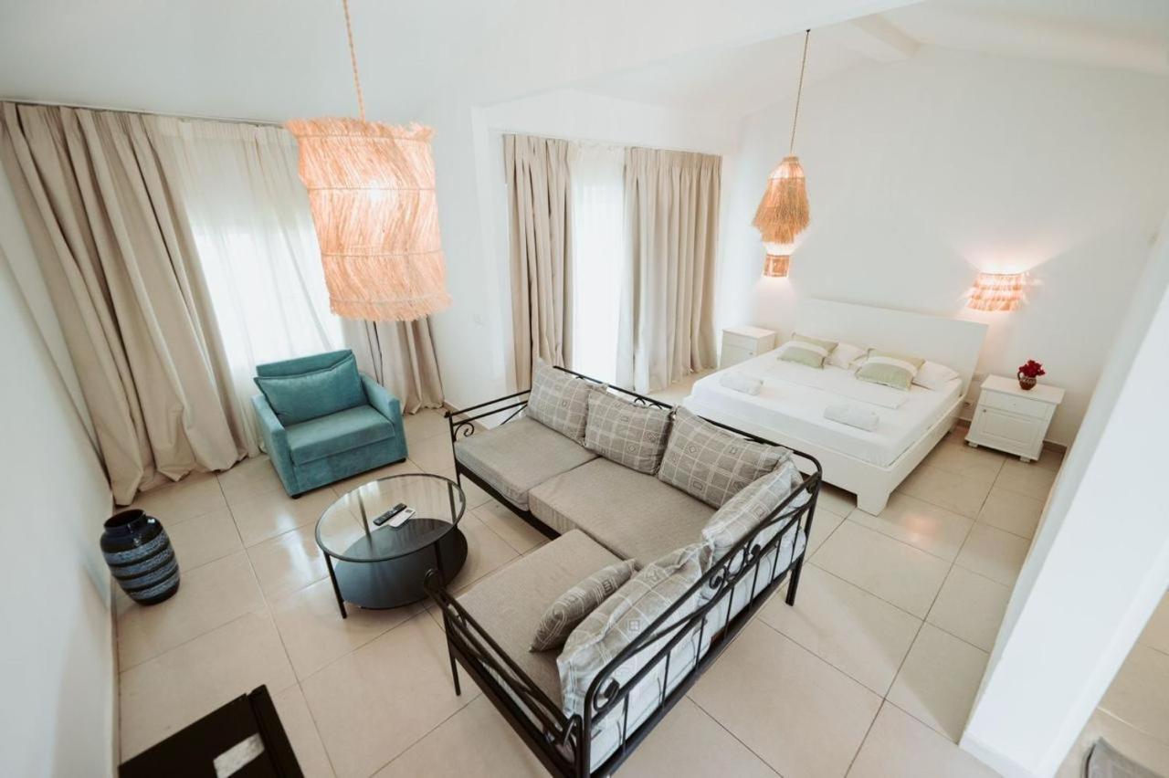 Drymades Bungalows Adults Only