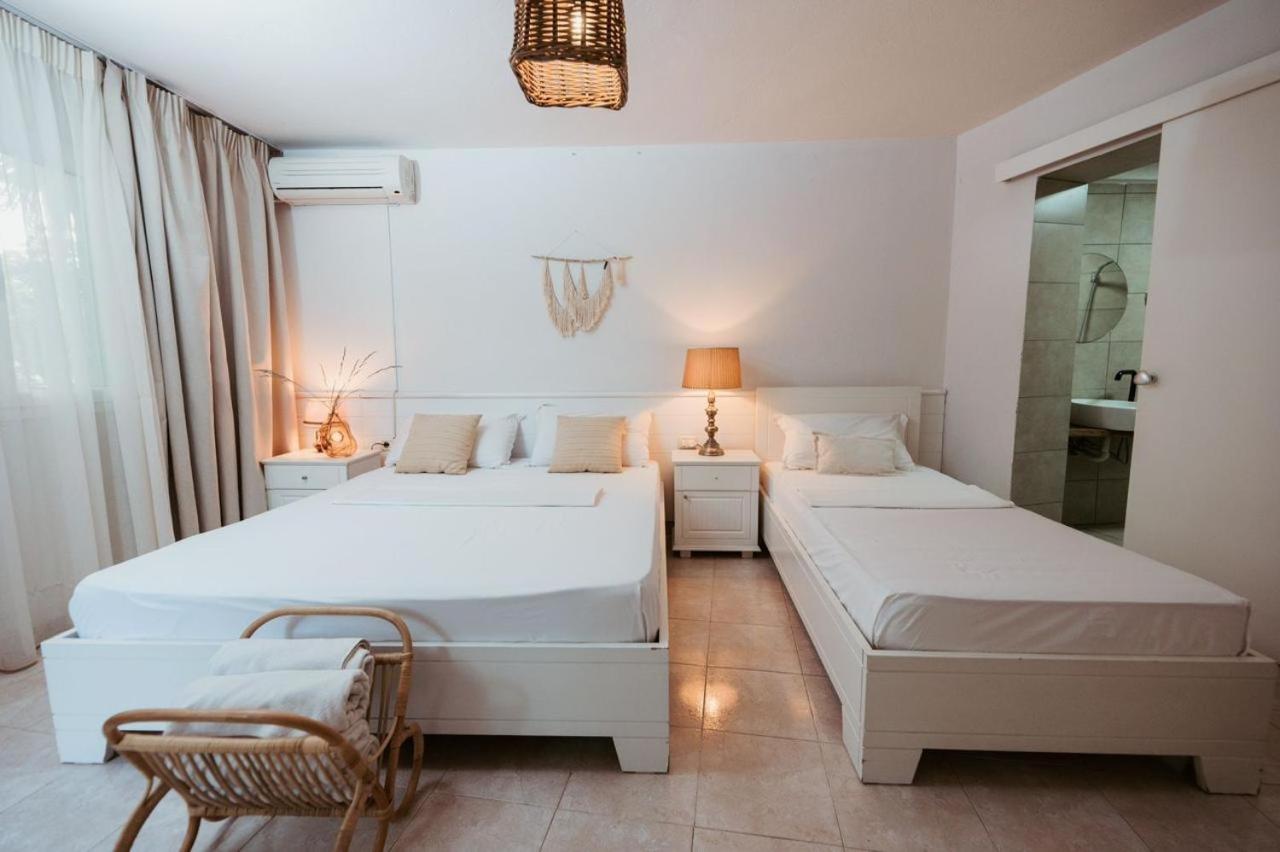 Drymades Bungalows Adults Only