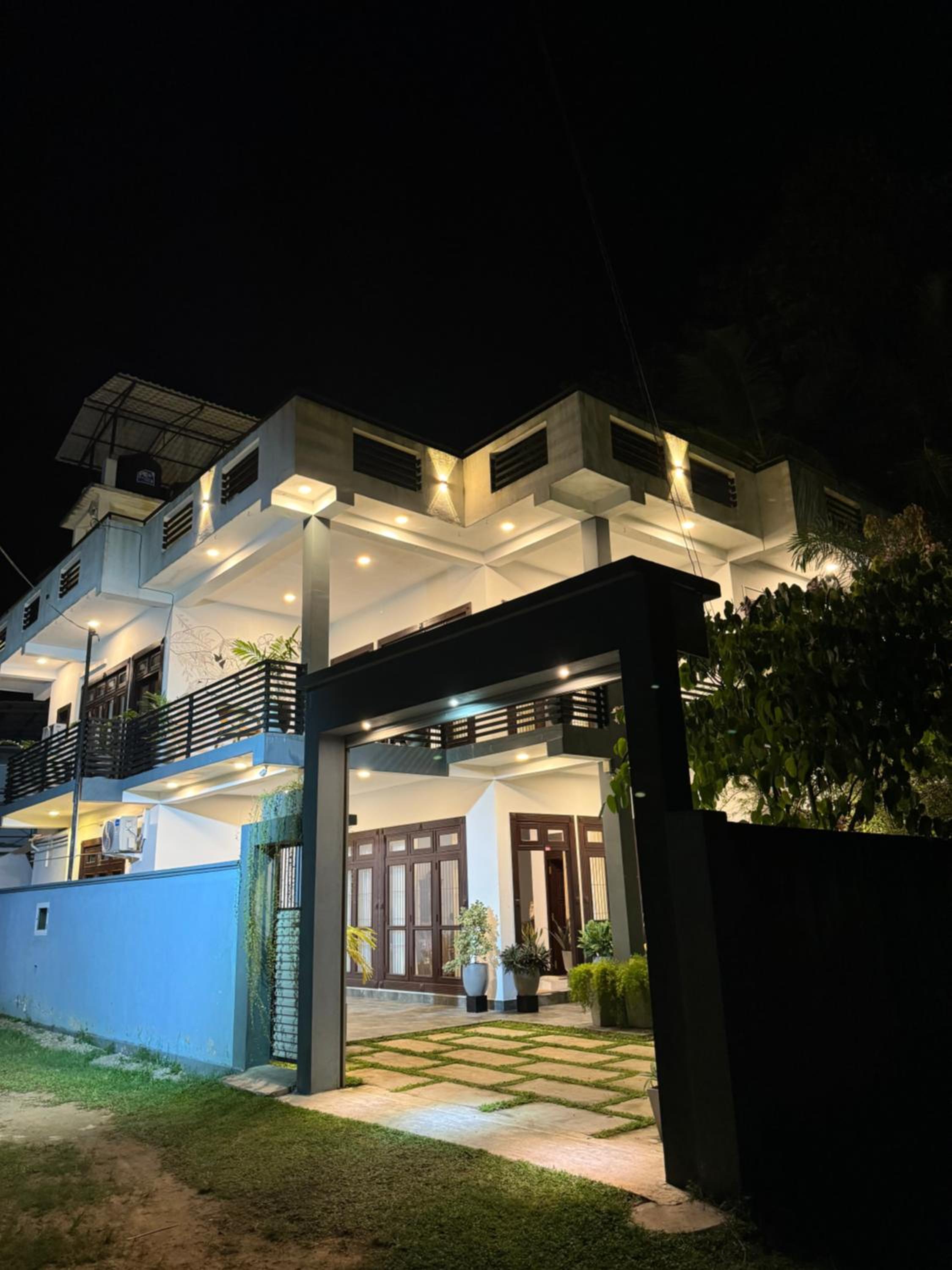Lilly Private Luxury House view 3