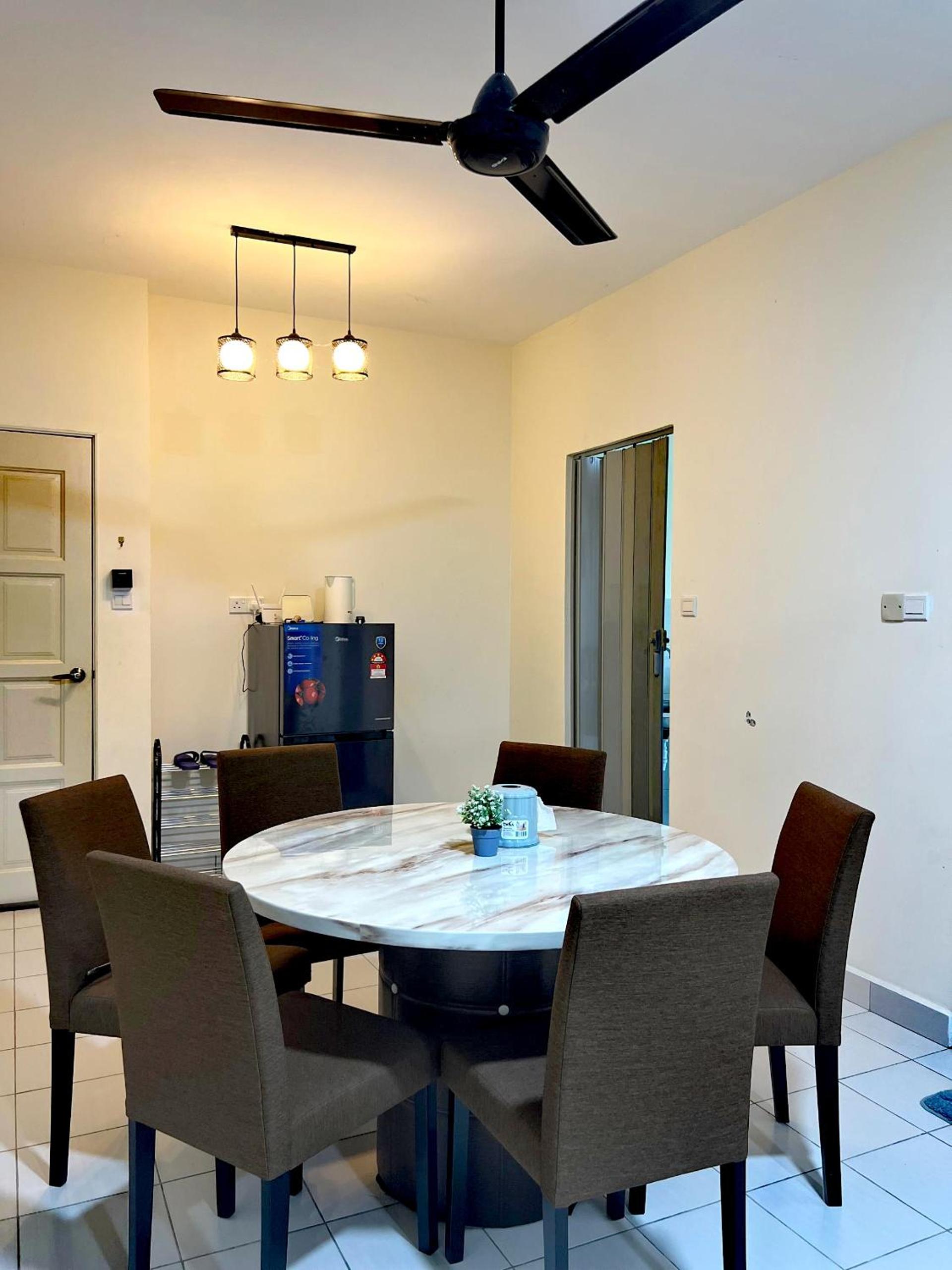 AARON MARUDU HOMESTAY