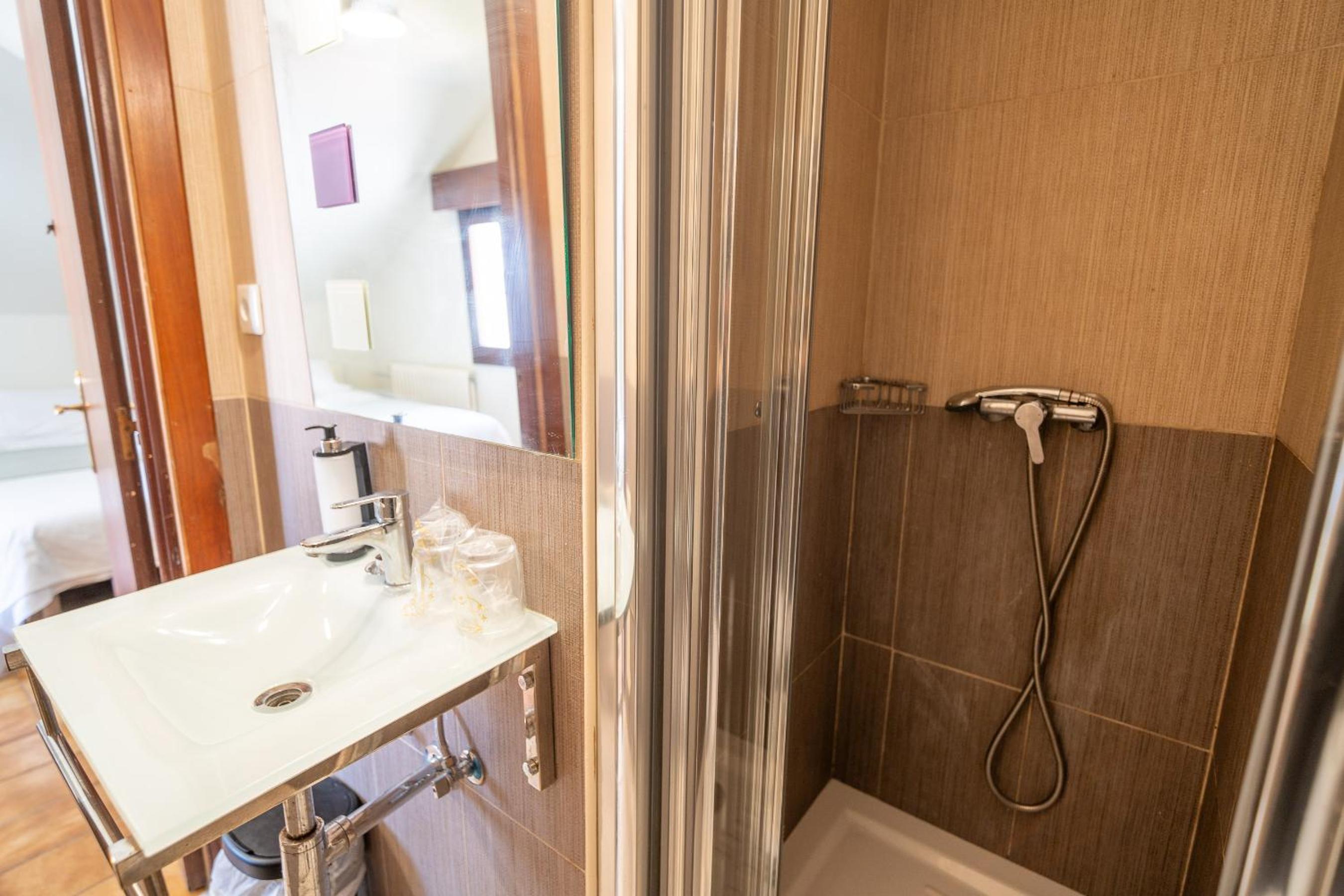 Oliva Rooms 3000