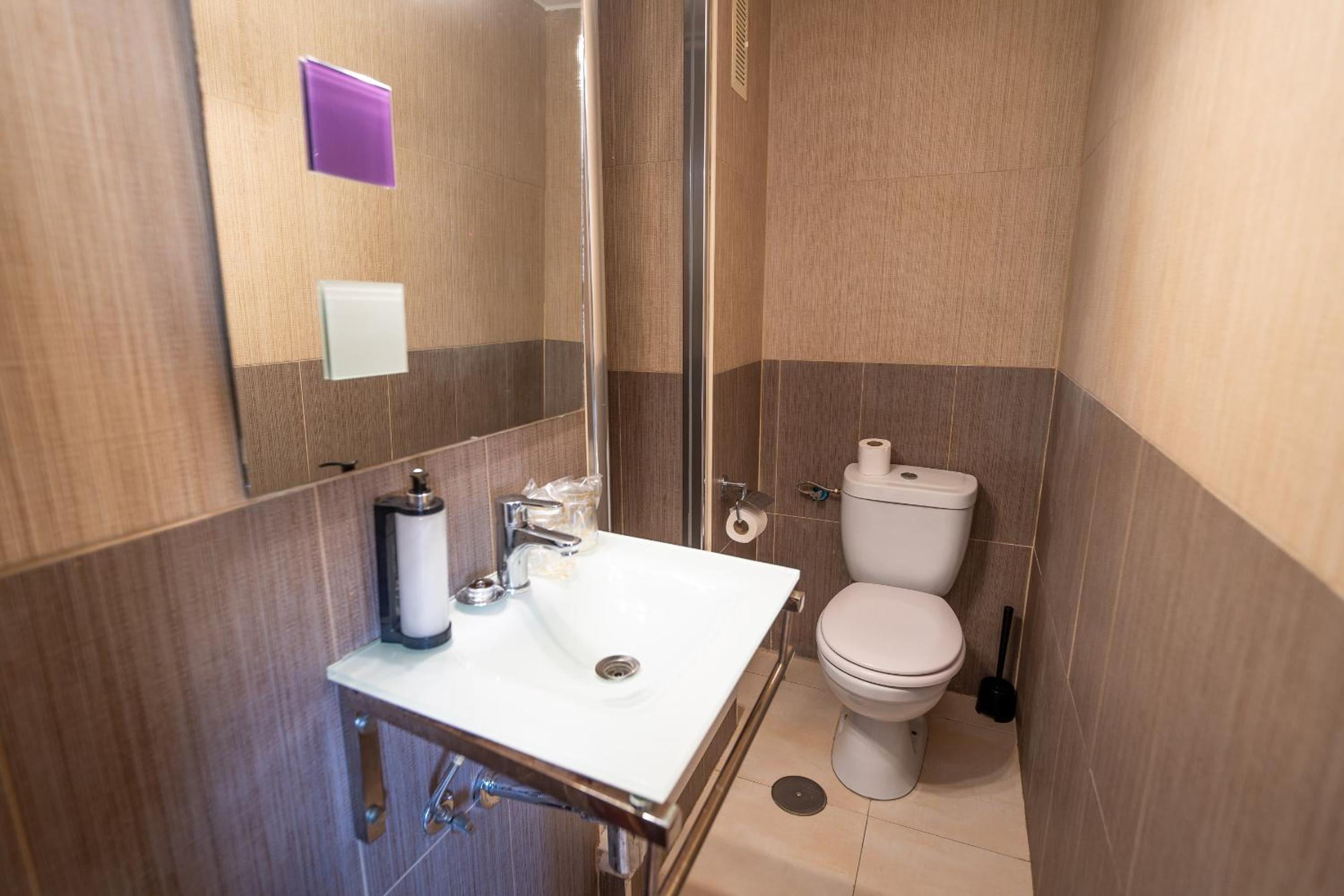 Oliva Rooms 3000