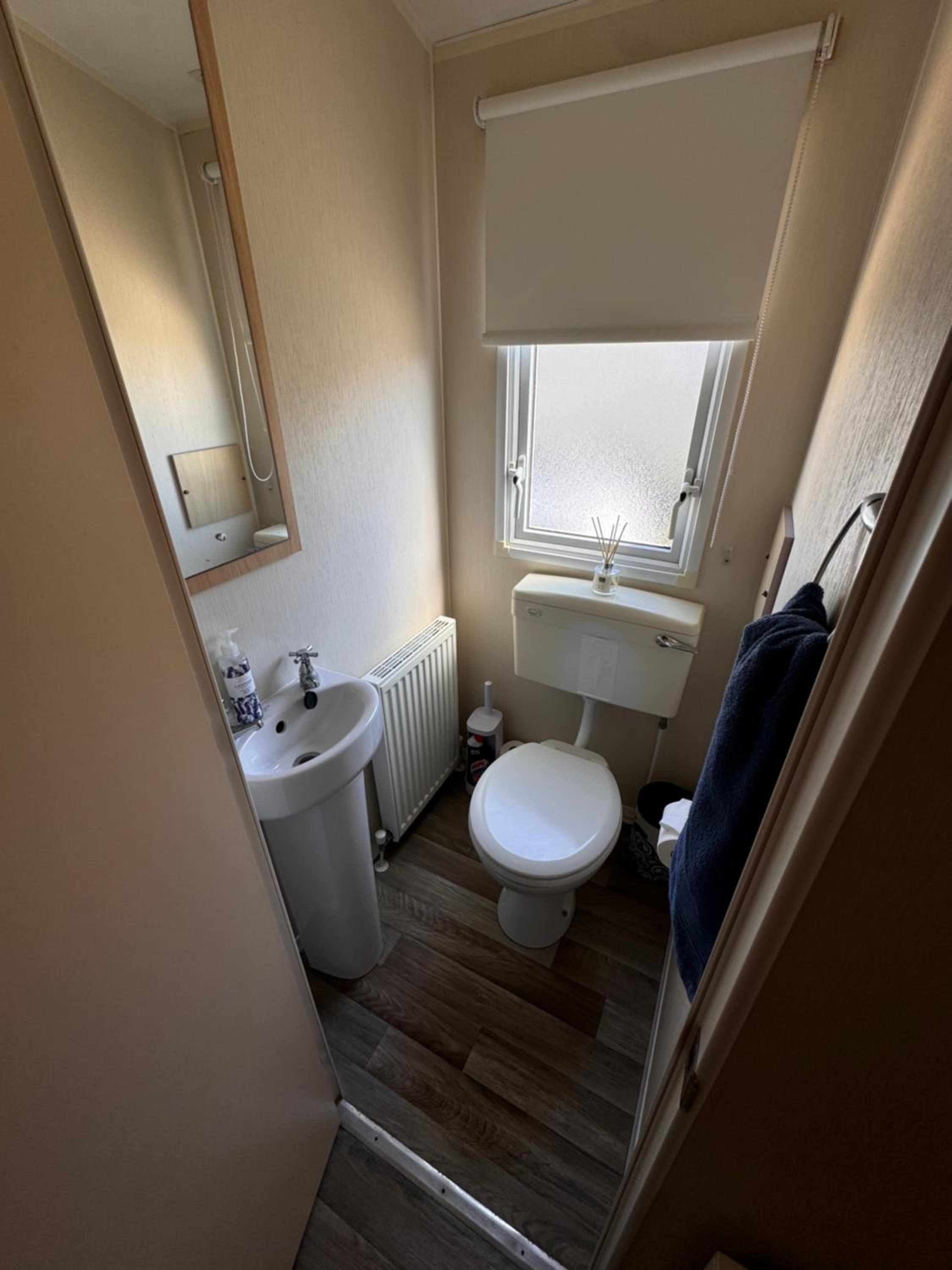 Kings Lynn Vacations - Sandy Toes  Cozy Night, Sleep 8 - Property Image 9