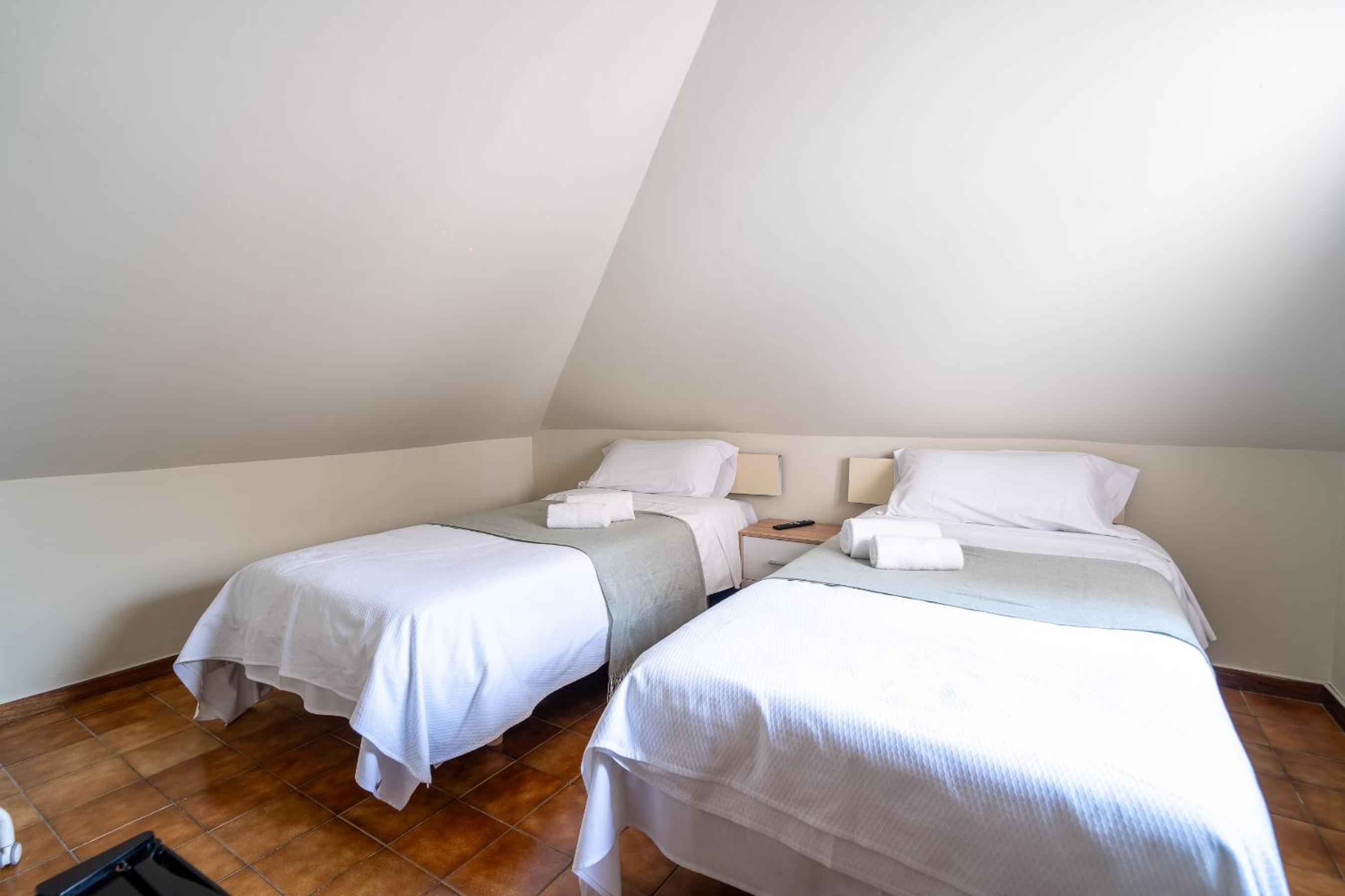Oliva Rooms 3000