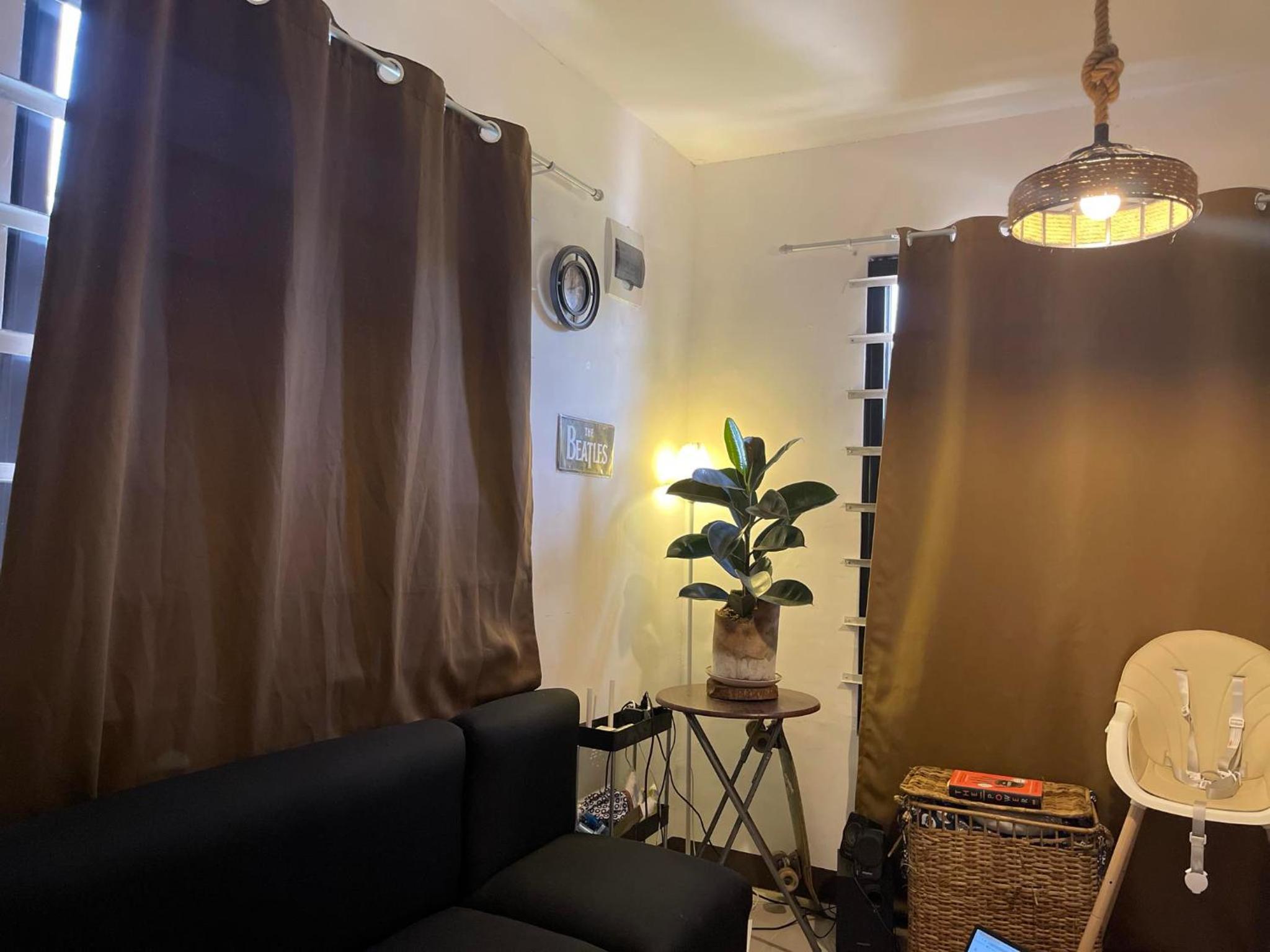 Cozy 2-bedroom family house near Clark & Angeles city view 2