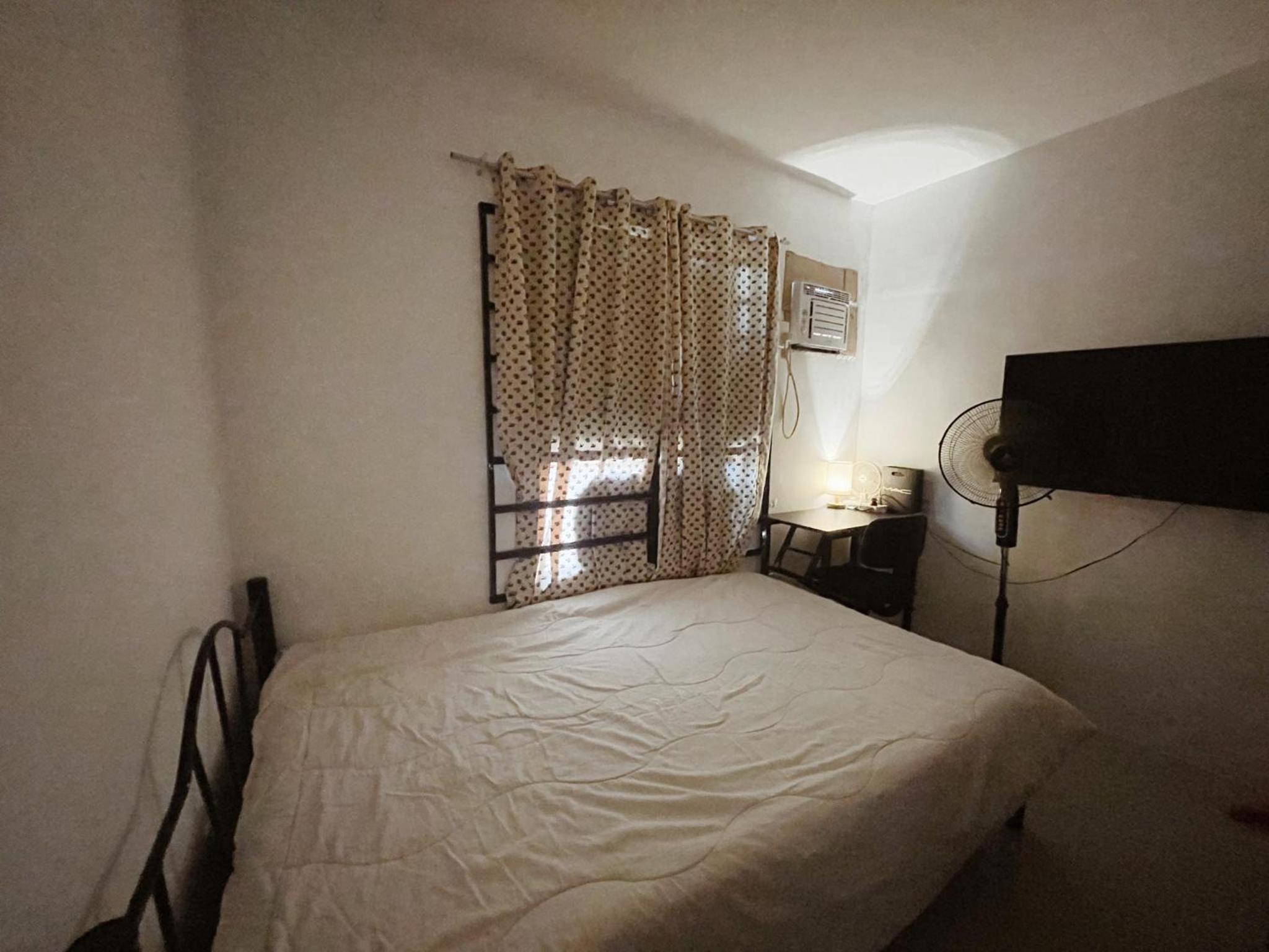 Cozy 2-bedroom family house near Clark & Angeles city view 5
