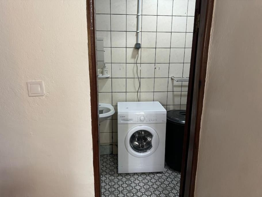 Spacieux Appartement calme, climatisé avec WIFI, Plein Centre Ville AKWA Douala