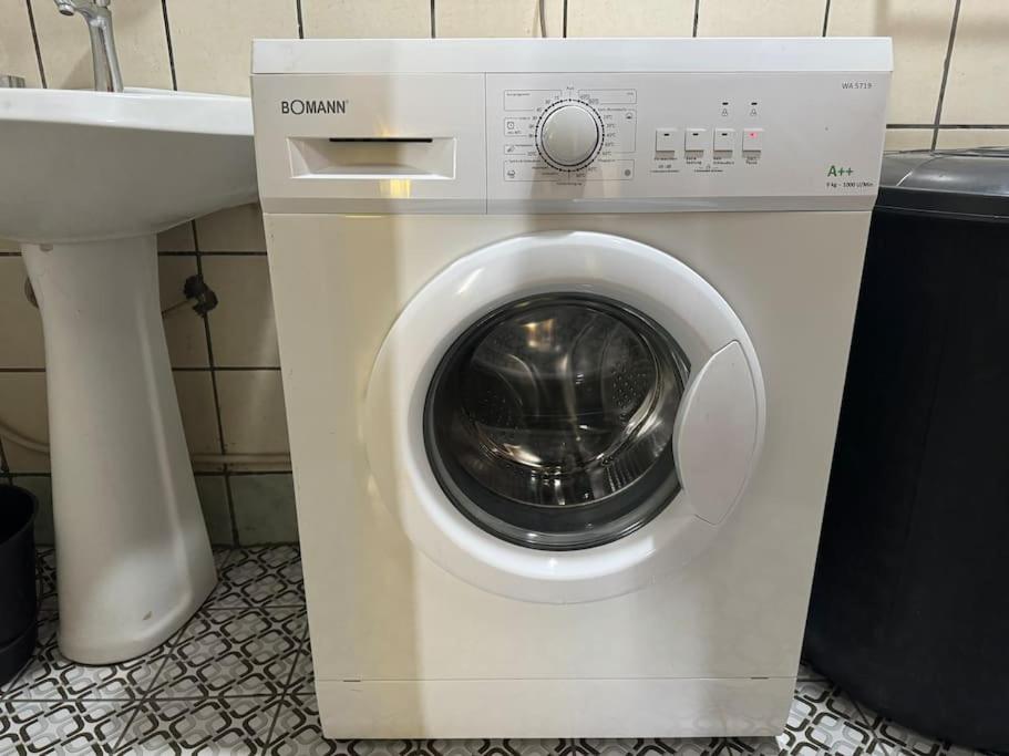 Spacieux Appartement calme, climatisé avec WIFI, Plein Centre Ville AKWA Douala