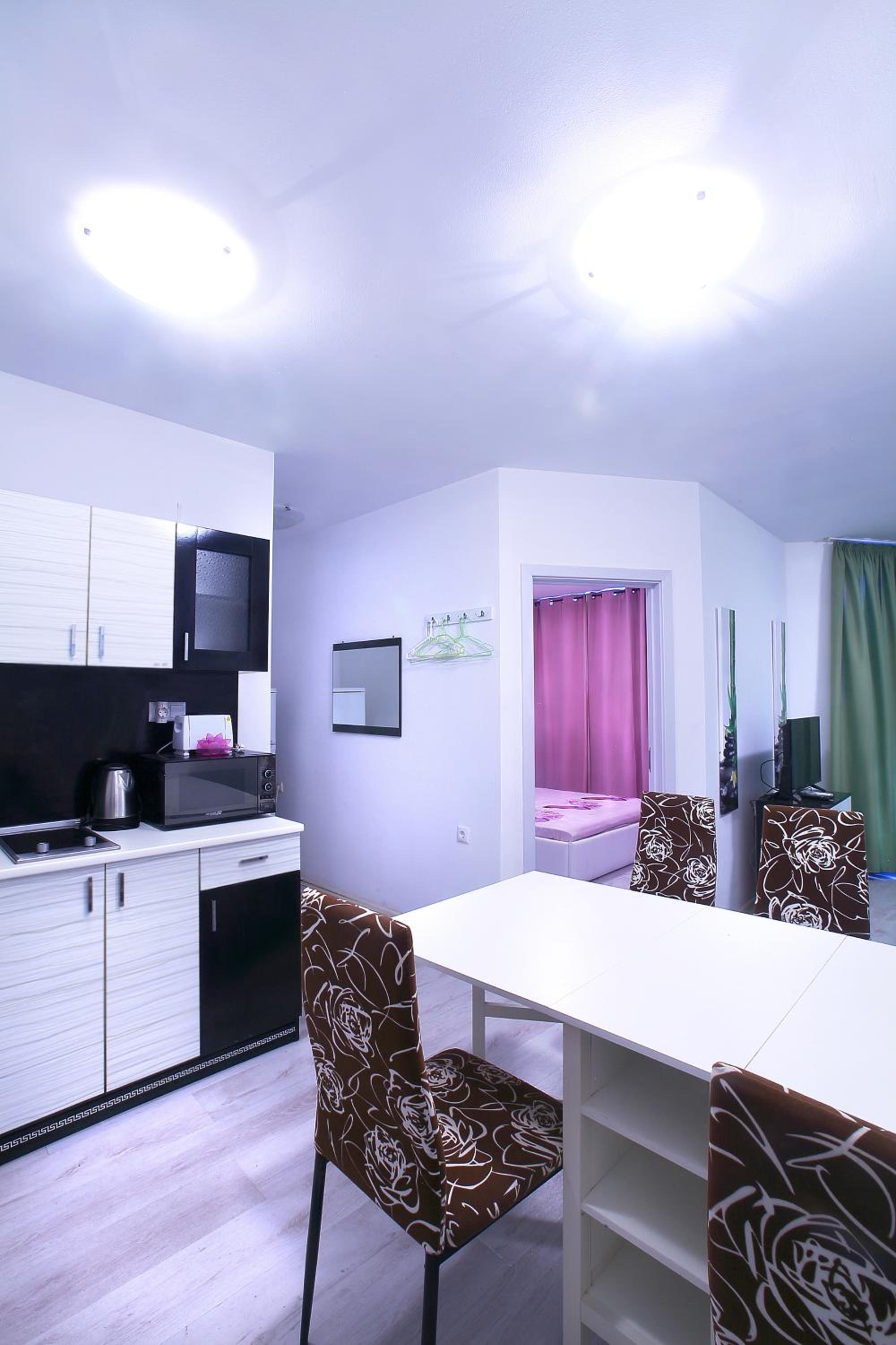Private apartment with parking and pool