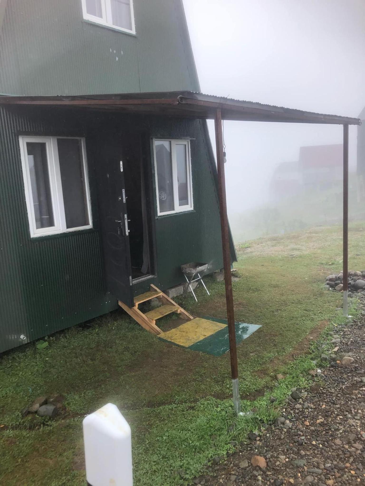 Cloudtop hut