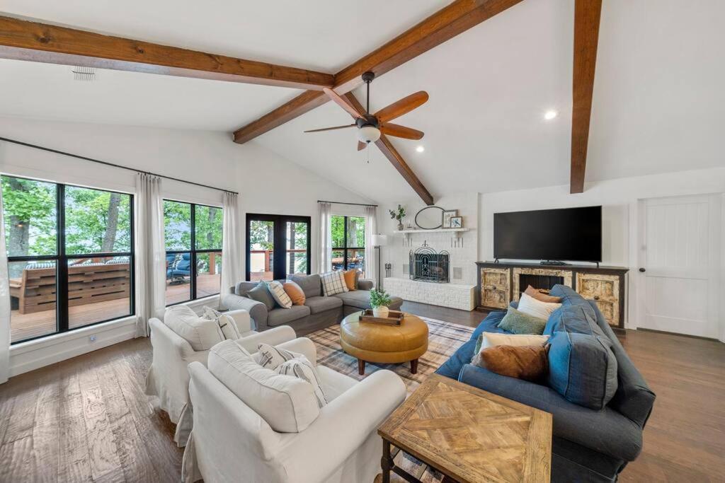 Lakefront Cottage- late summer price decrease! view 2