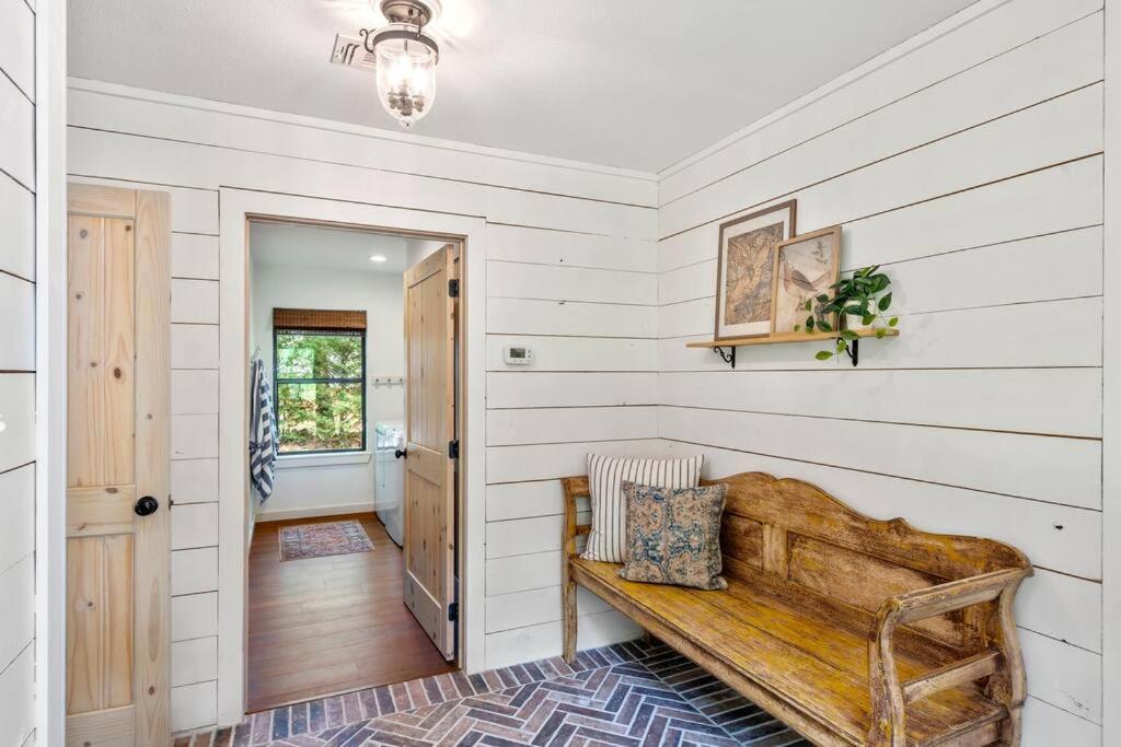 Lakefront Cottage- late summer price decrease! view 3