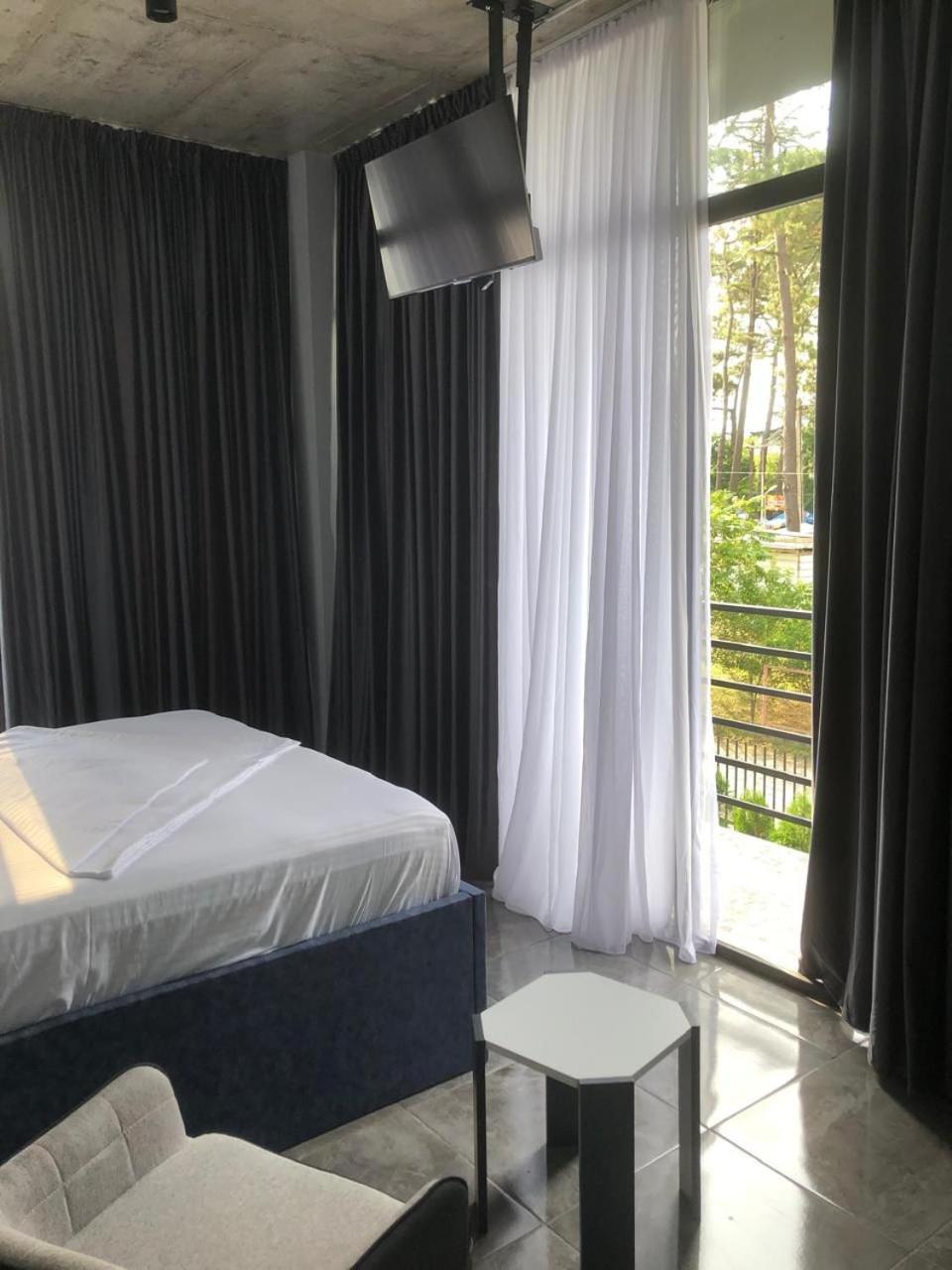 Blue Horizon Apartments view 3